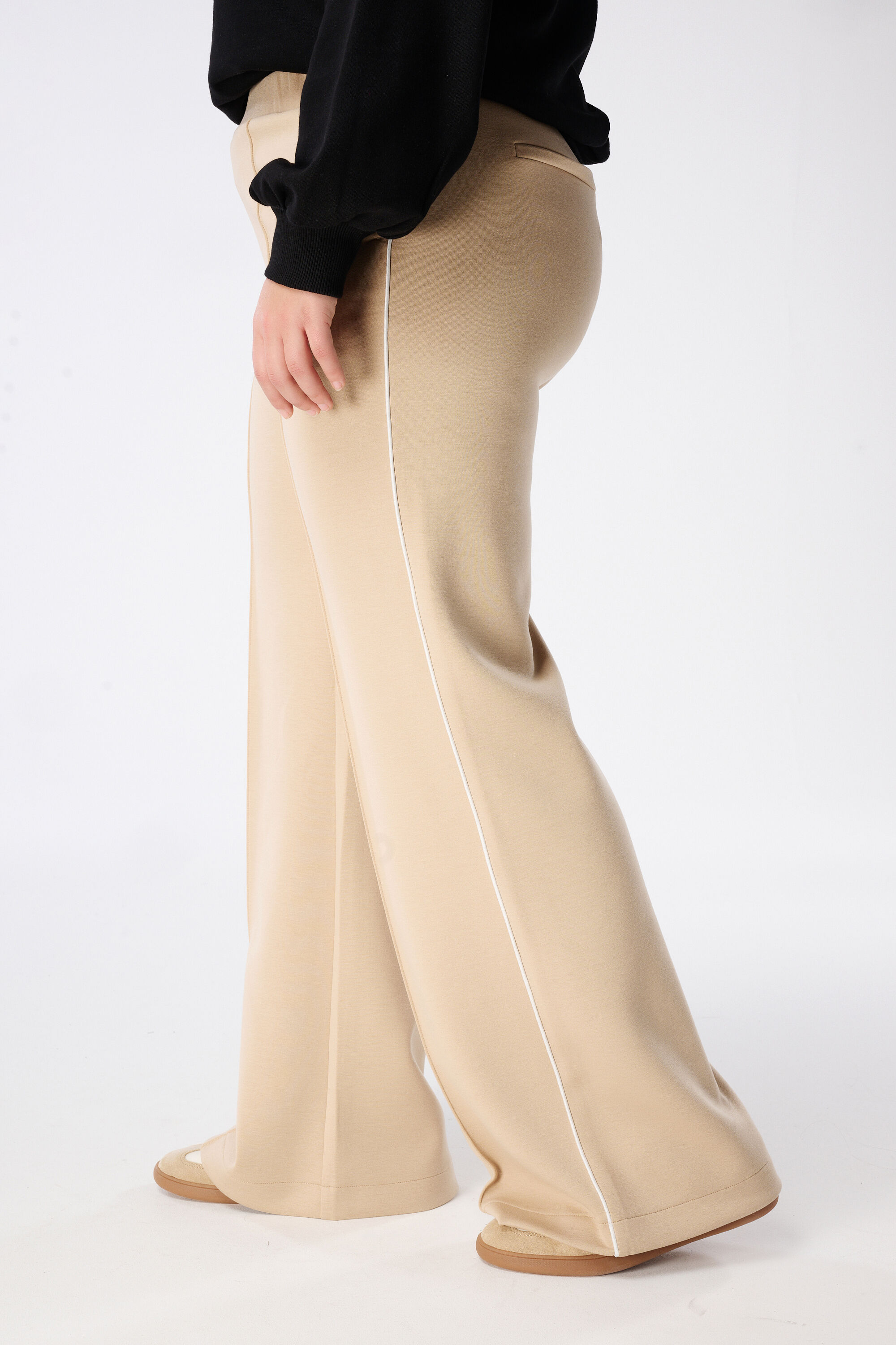 Pantalon de surv&ecirc;tement &agrave; rayures contrast&eacute;es image number 5