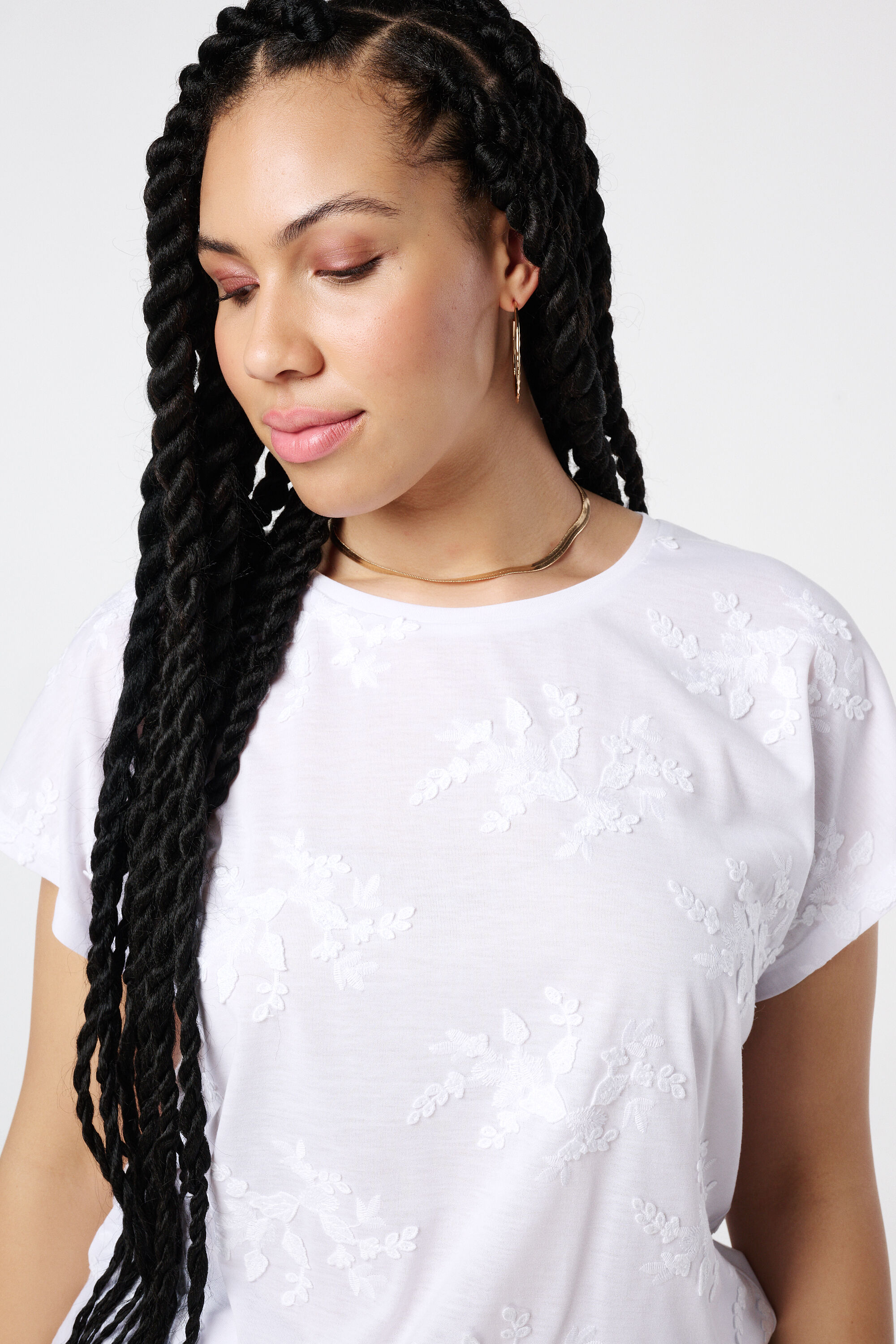 T-shirt avec broderie image number 4