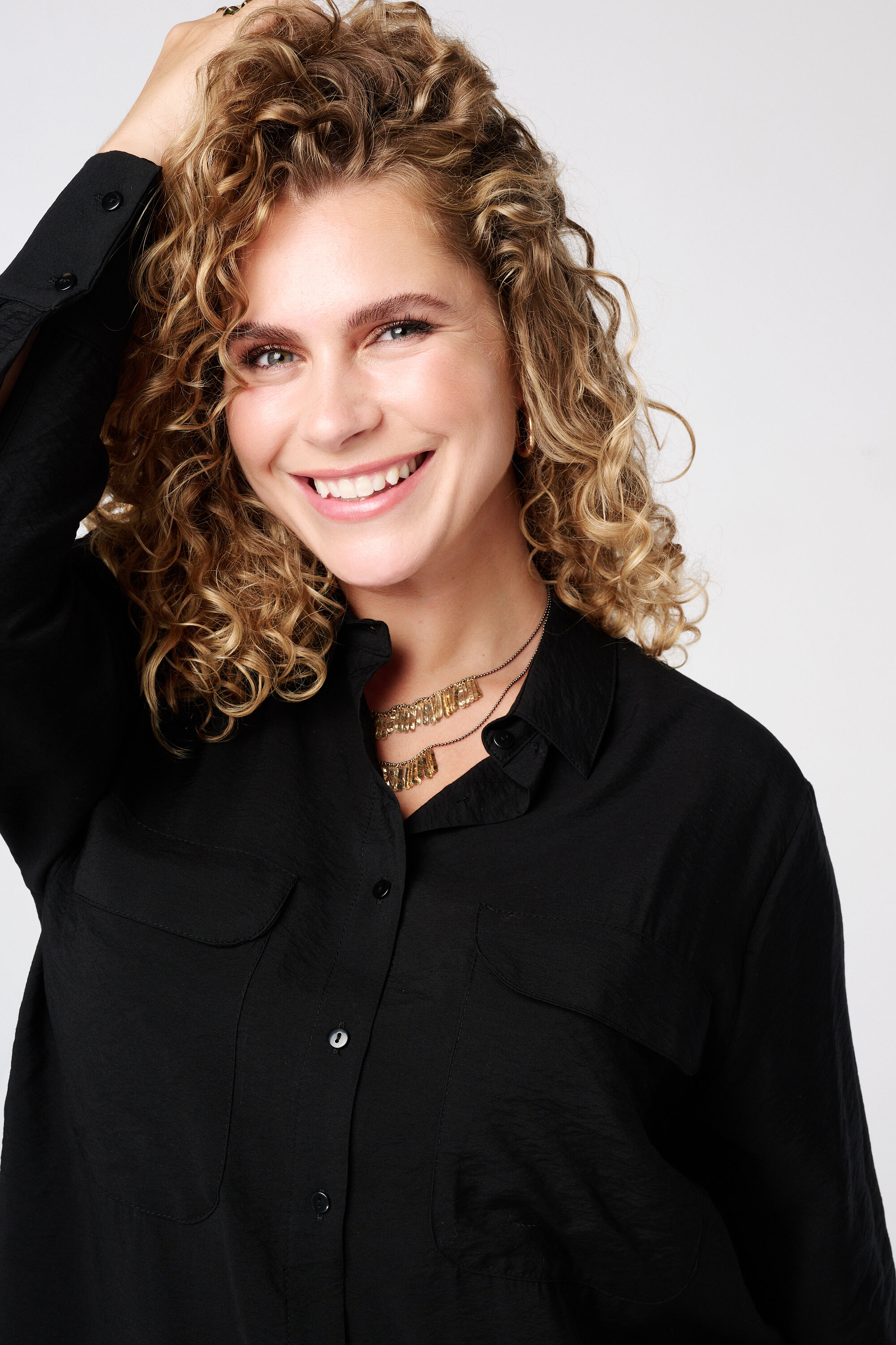 Blouse mi-longue avec poches d&eacute;coratives image number 4