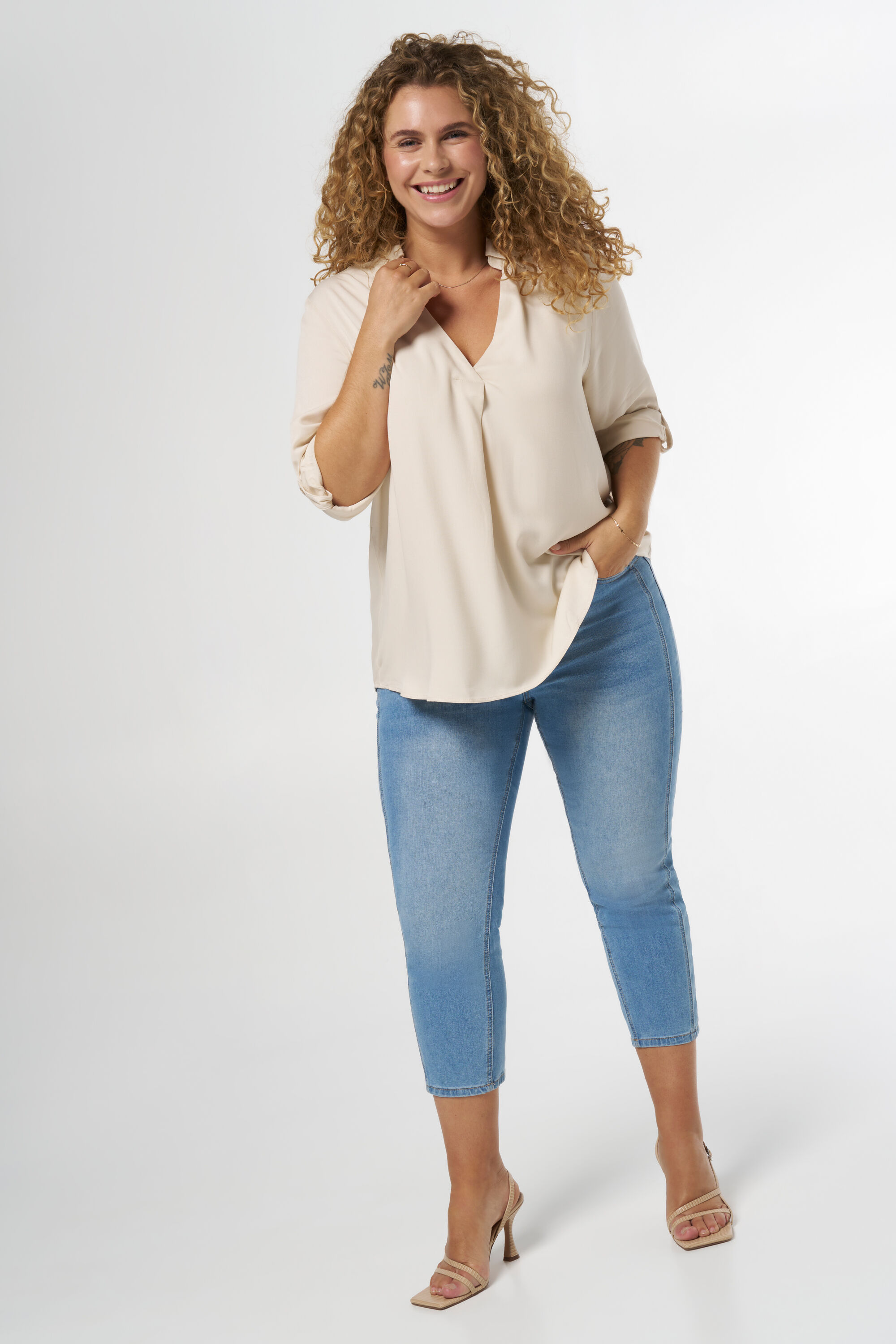 Chemisier avec col en V image number 5