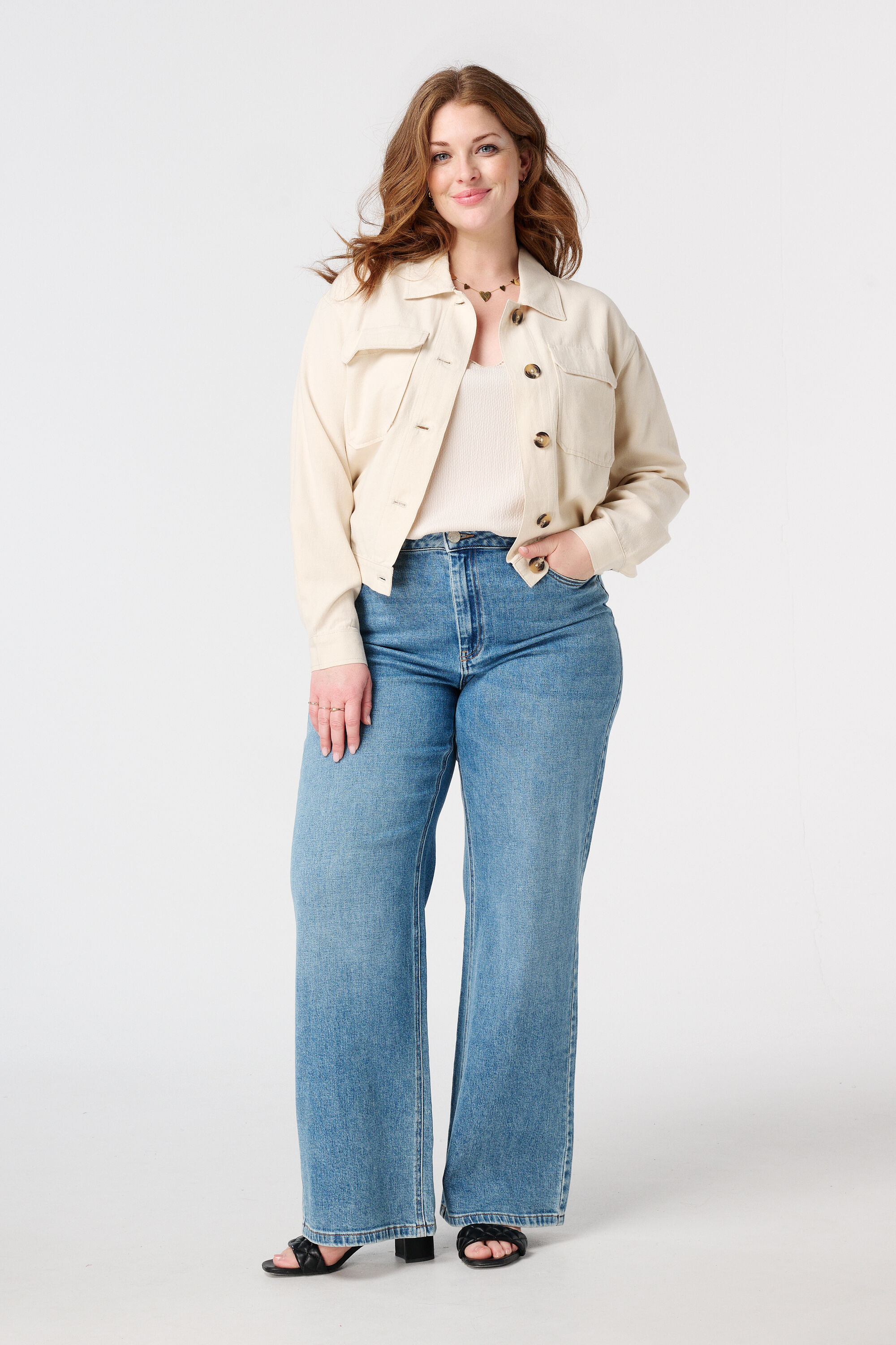 Gilet en lin avec boutons  image number 5