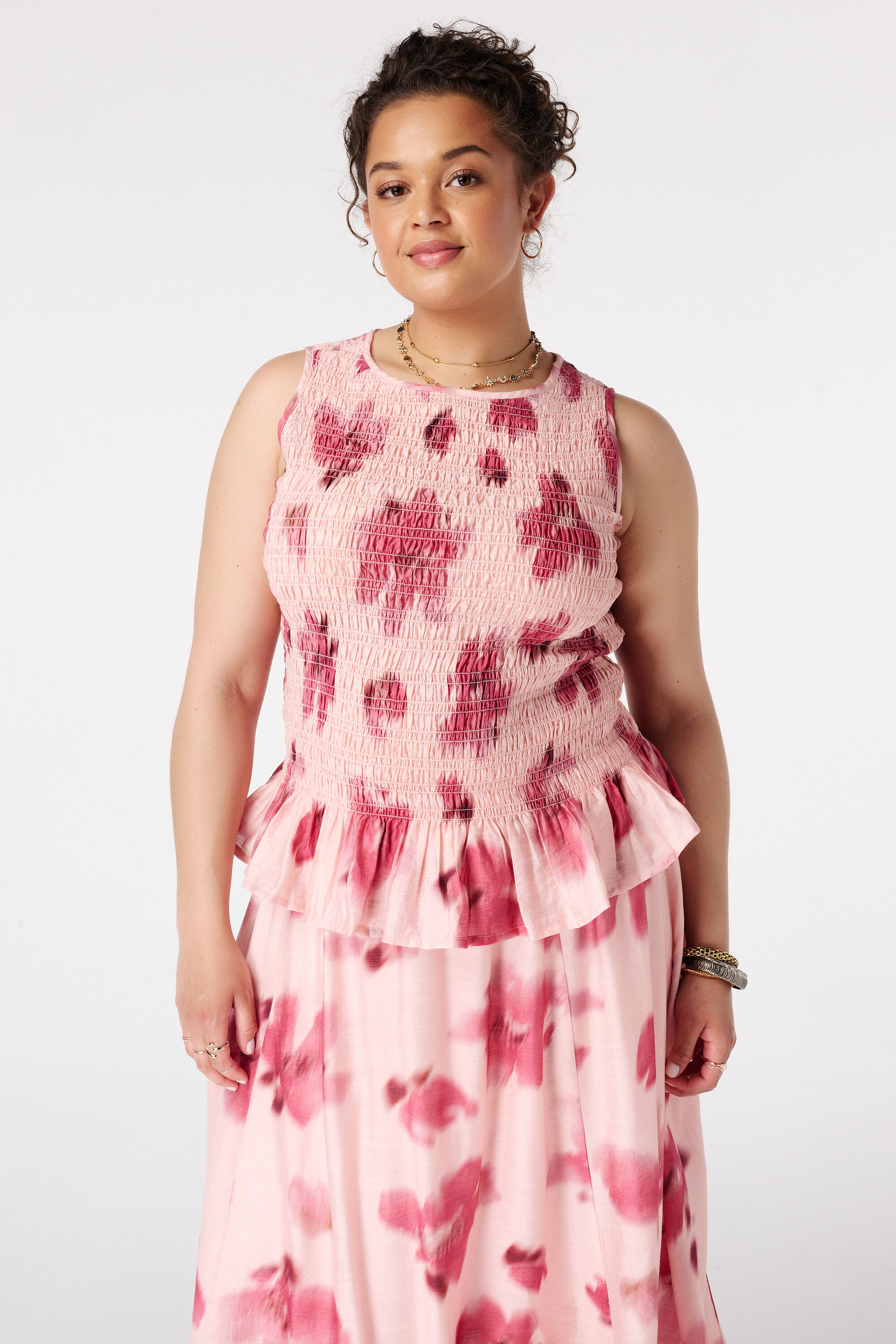 Blouse smock&eacute;e &agrave; pois