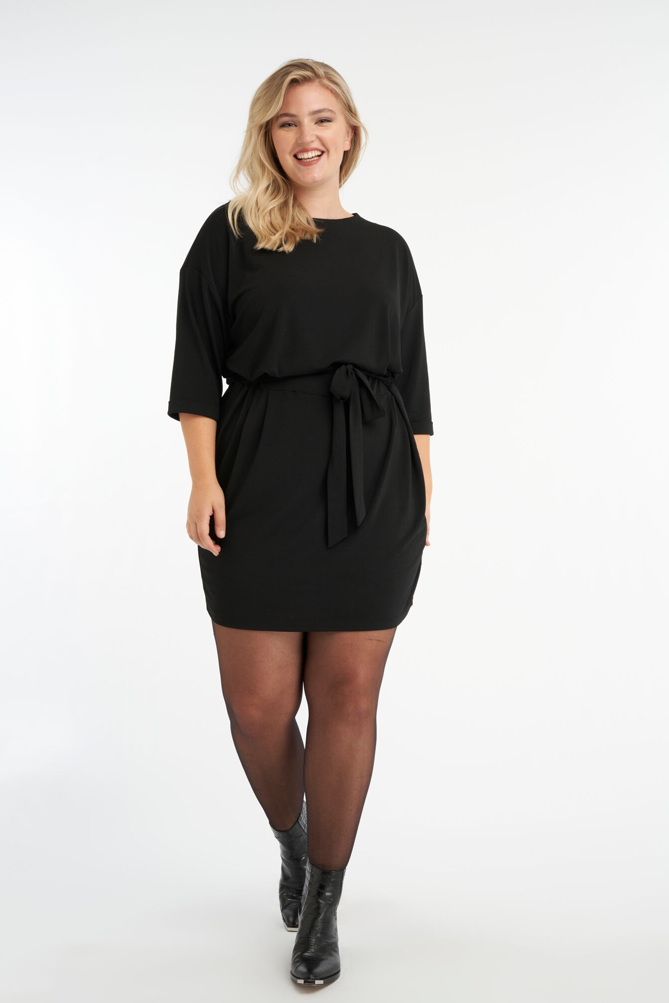 Robe en jersey avec ceinture &agrave; nouer image number 5