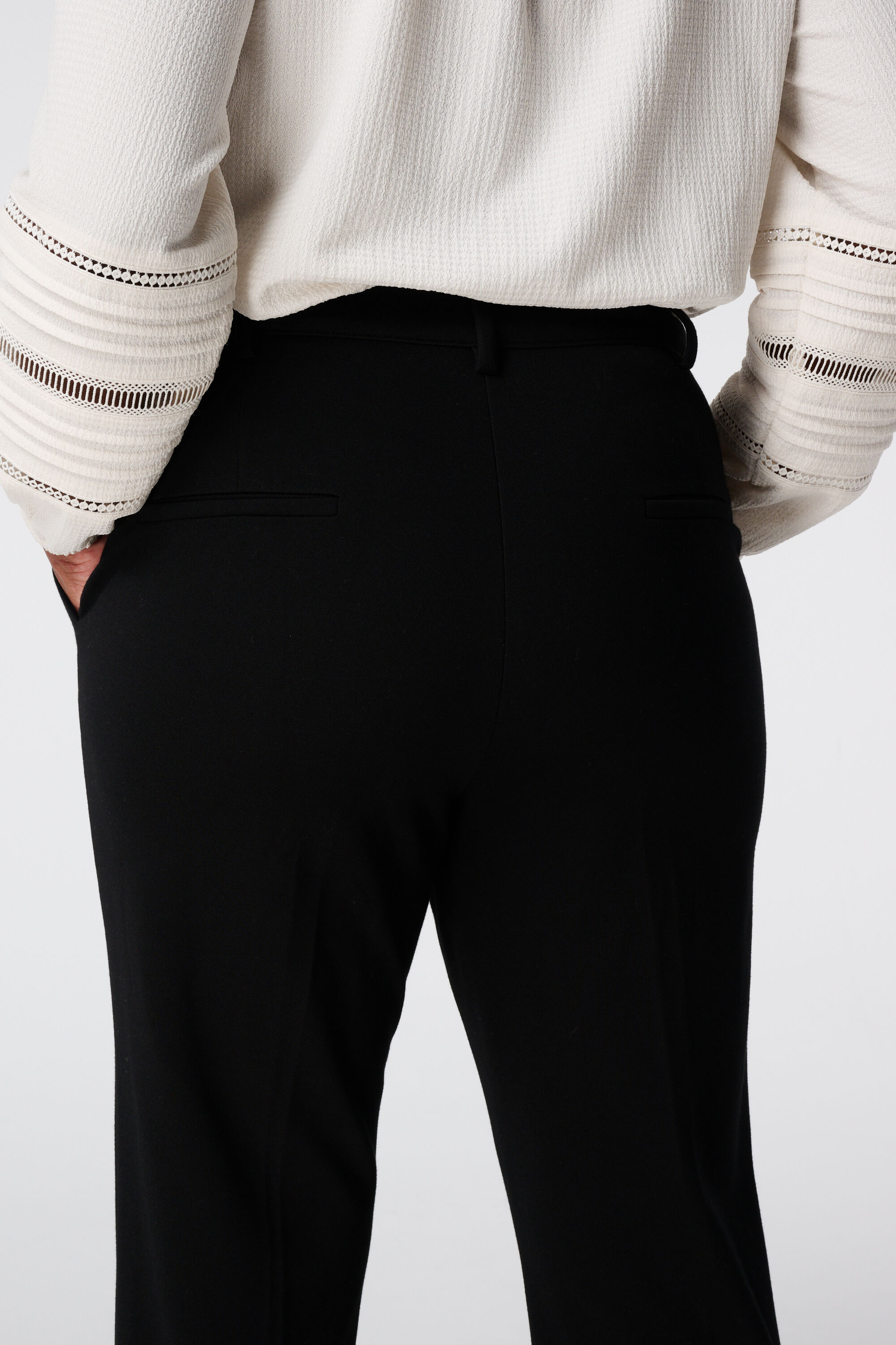 Pantalon avec fente image number 4