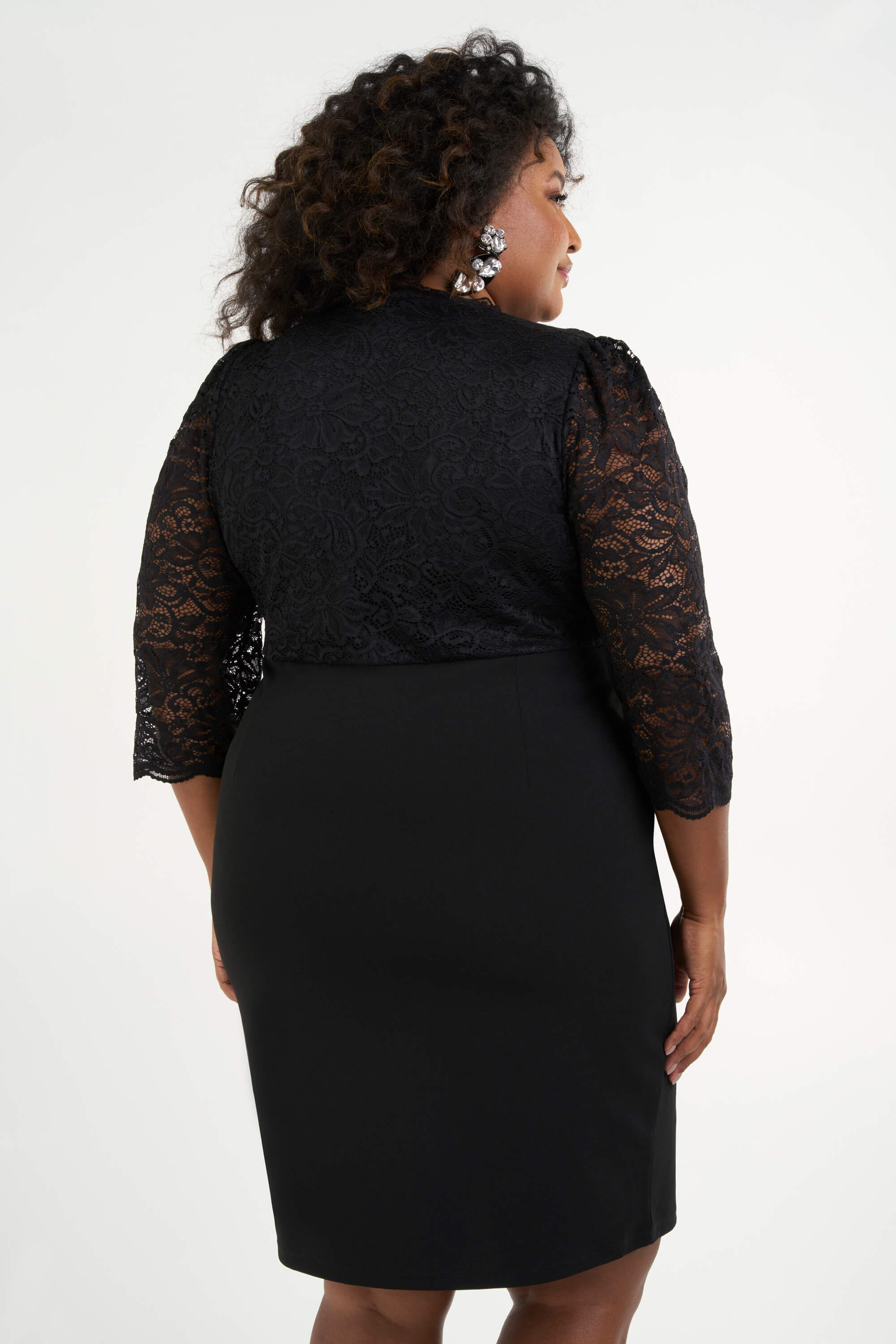 Robe avec de la dentelle  image number 4