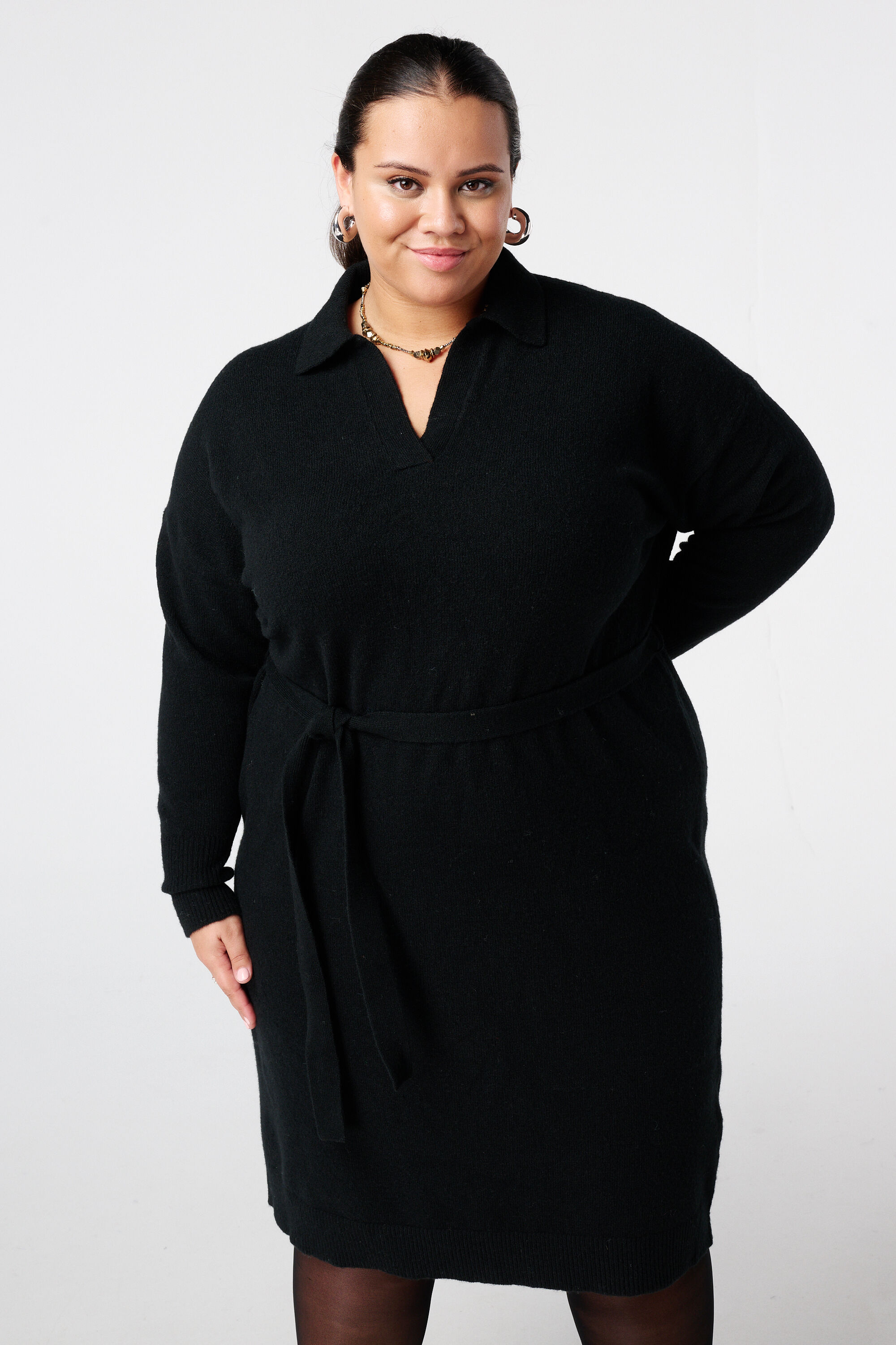 Robe polo en tricot avec ceinture image number 5