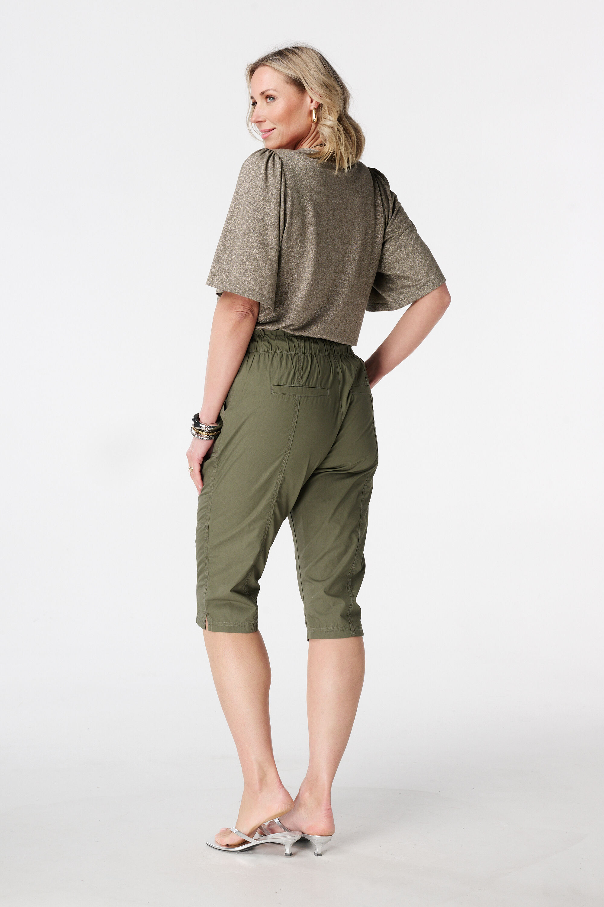 Pantalon capri avec taille &eacute;lastique image number 3