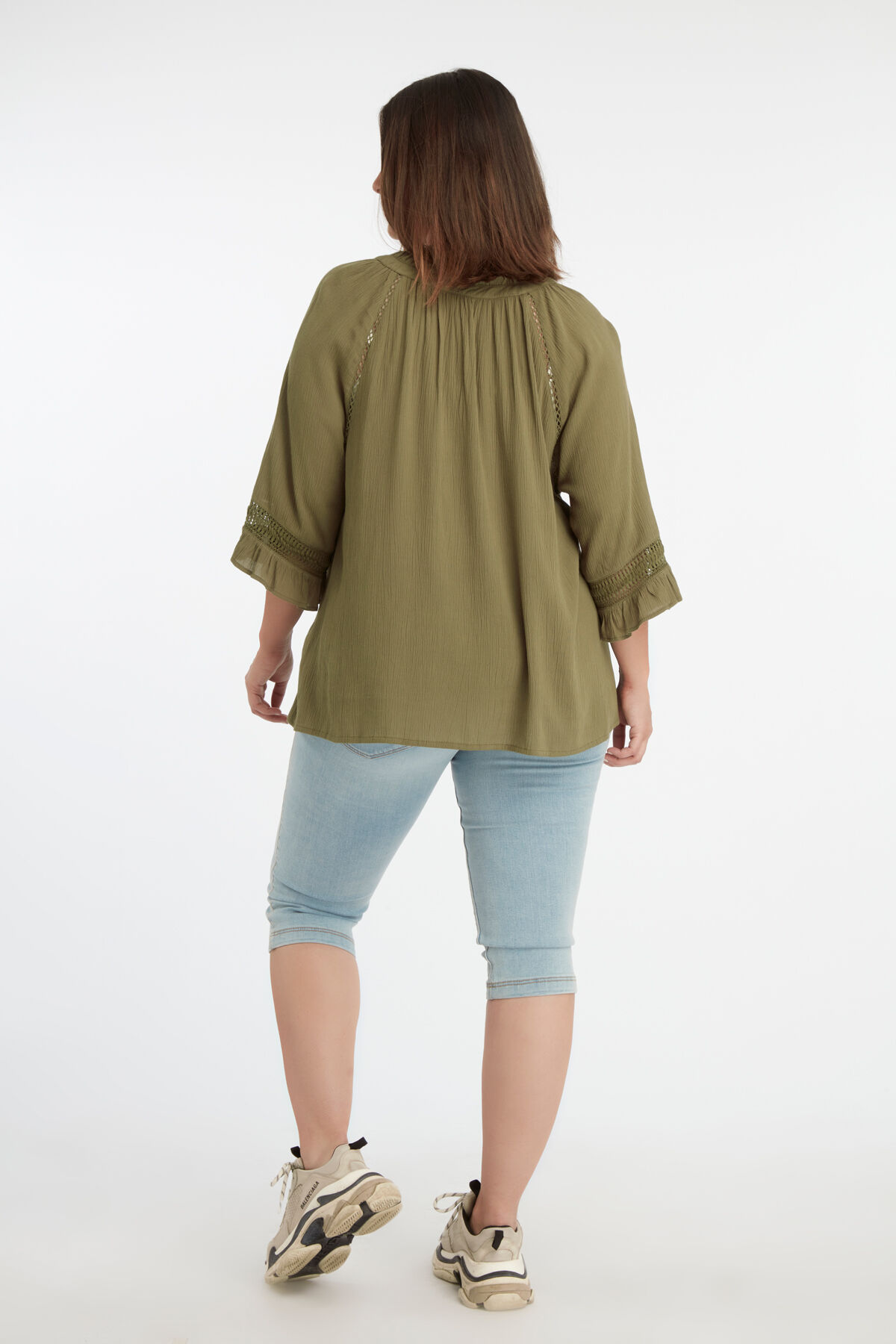 Chemisier avec d&eacute;tails ajour&eacute;s image number 4