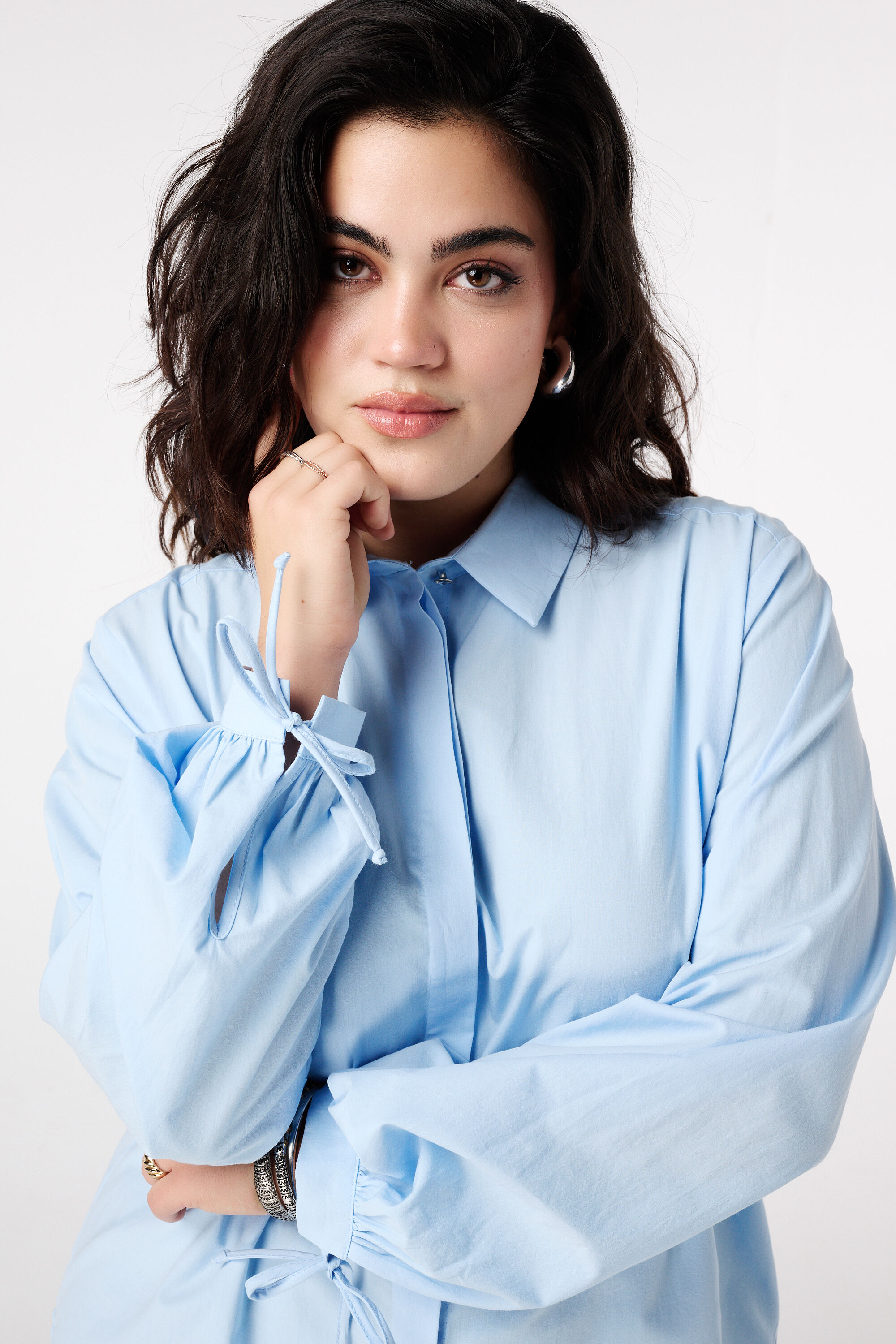 Blouse avec d&eacute;tails &agrave; cordon image number 4