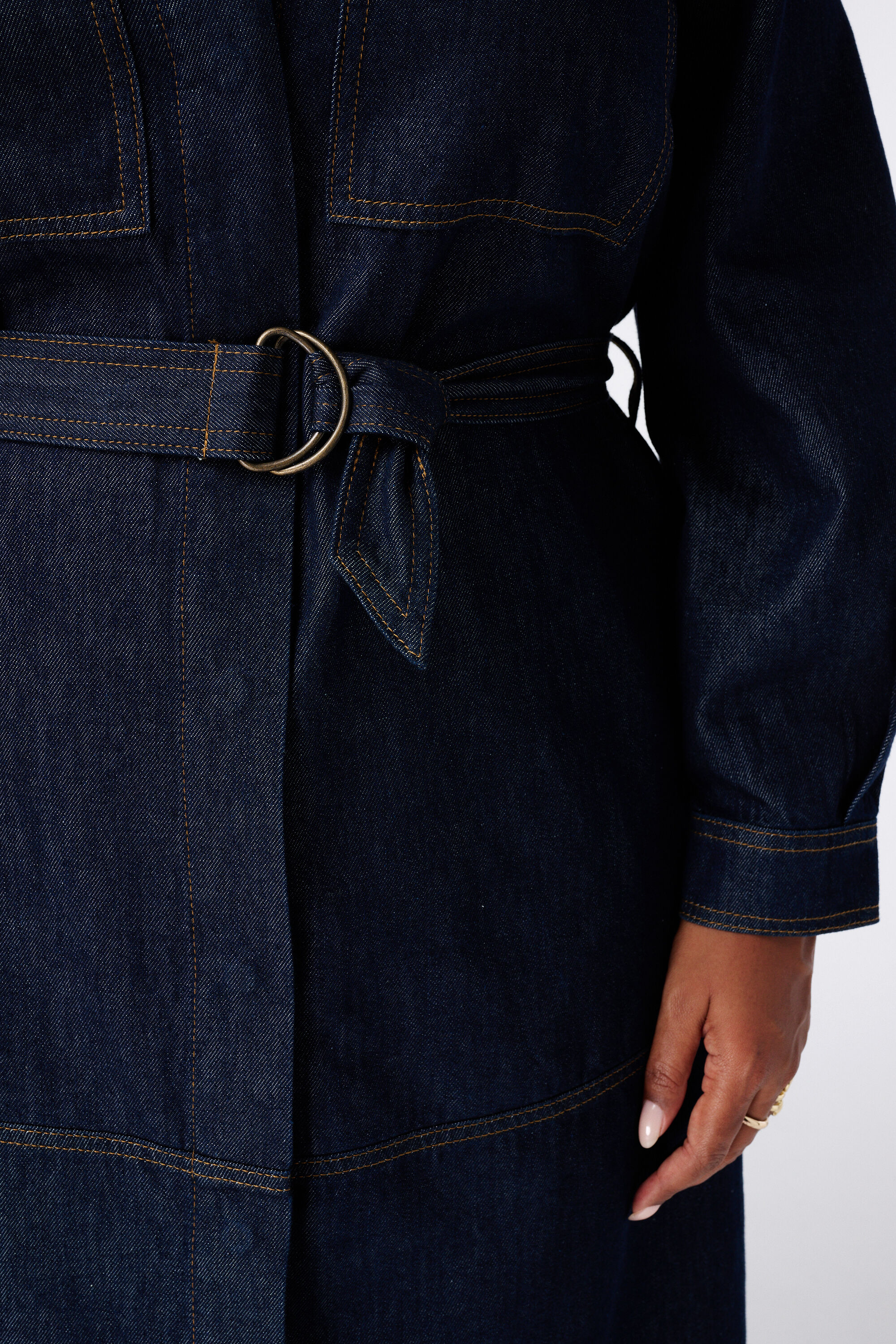 Robe longue en denim avec ceinture image number 3