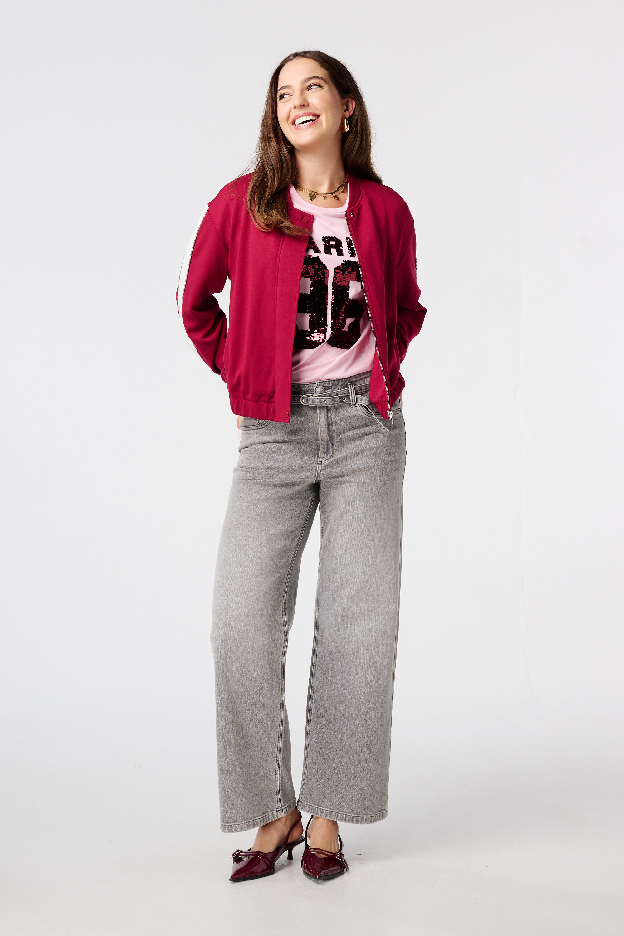 T-shirt avec paillettes  image number 5