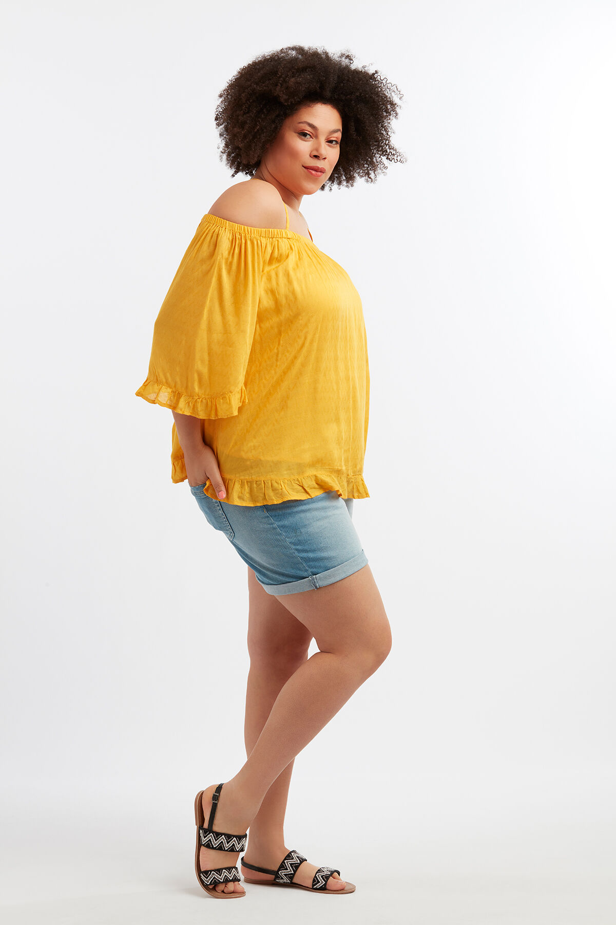 Chemisier &agrave; &eacute;paules d&eacute;nud&eacute;es image number 3