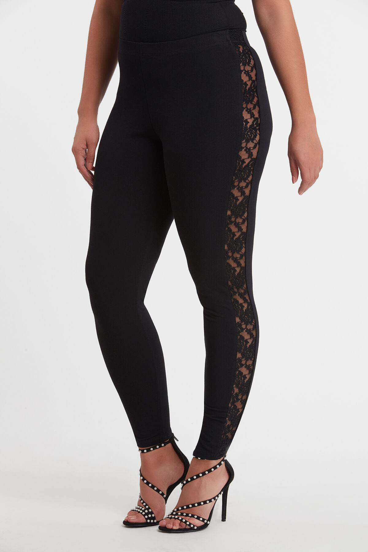 Legging avec dentelle sur new arrivals le coté