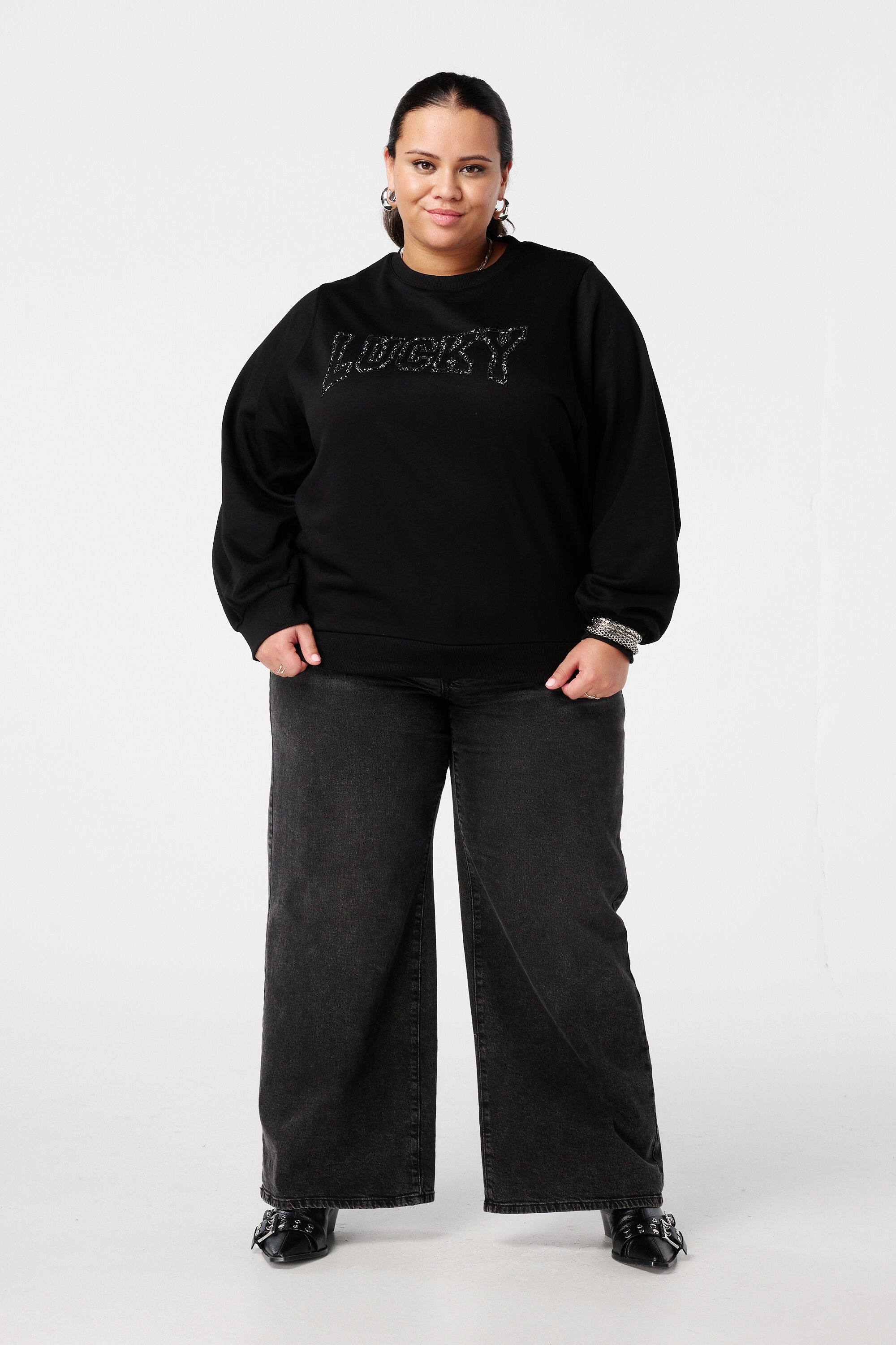 Sweat-shirt avec inscription paillet&eacute;e image number 5