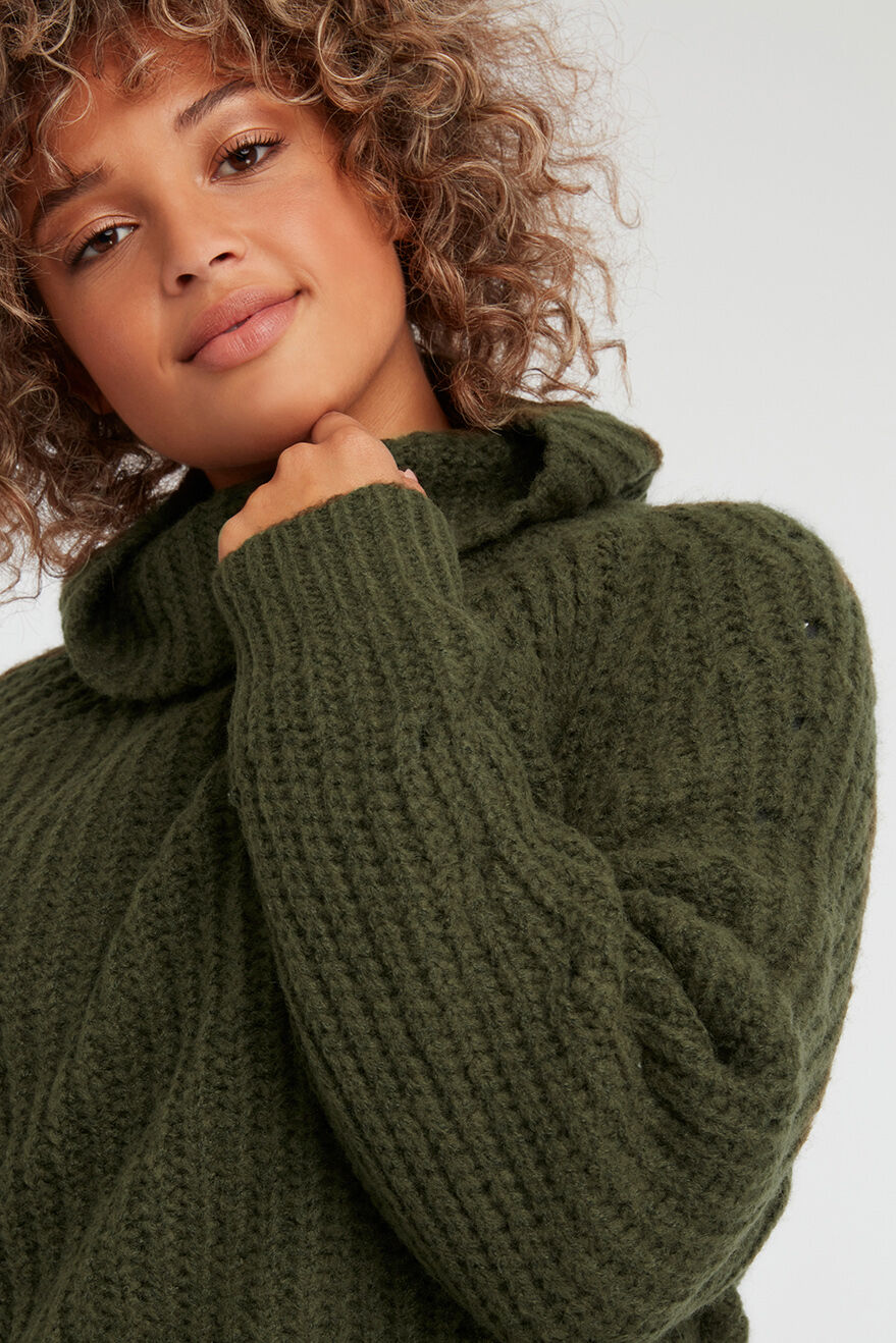 Pull en maille &eacute;pais &agrave; col roul&eacute;   image number 5