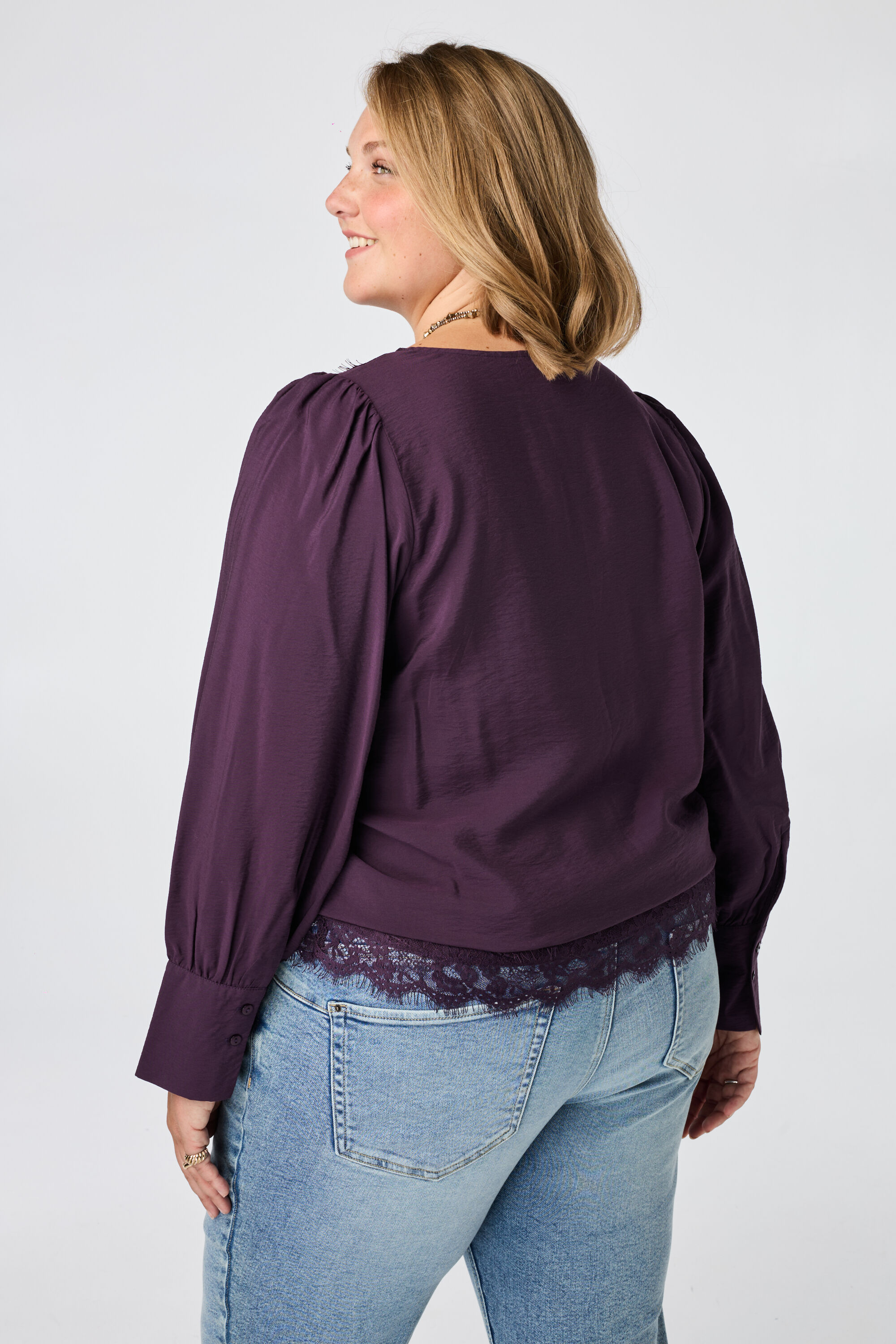 Blouse avec d&eacute;tails en dentelle image number 3