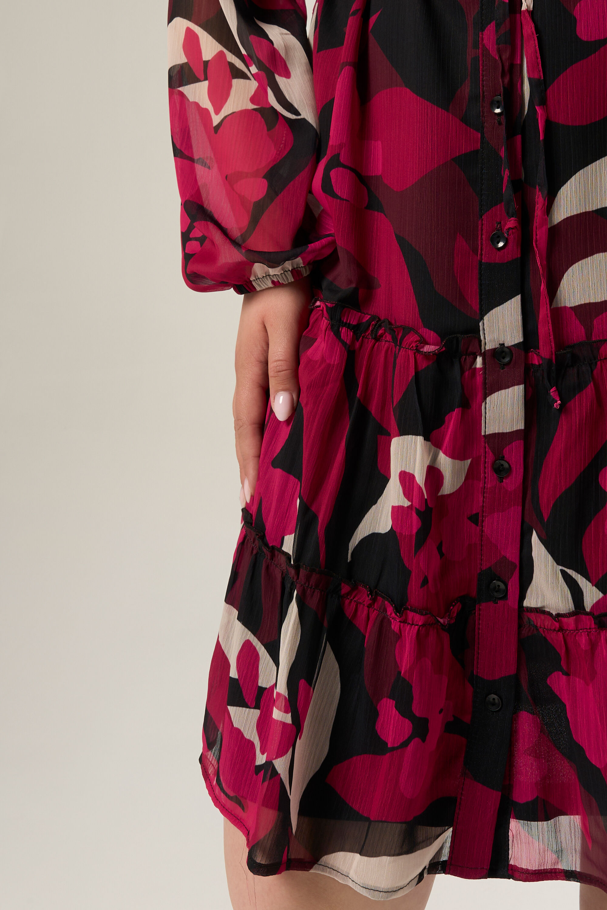 Robe &agrave; boutons traversants avec ceinture image number 4