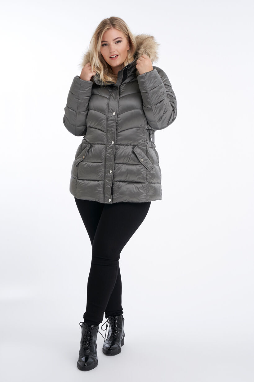 Veste matelass&eacute;e &agrave; capuche  image number 4