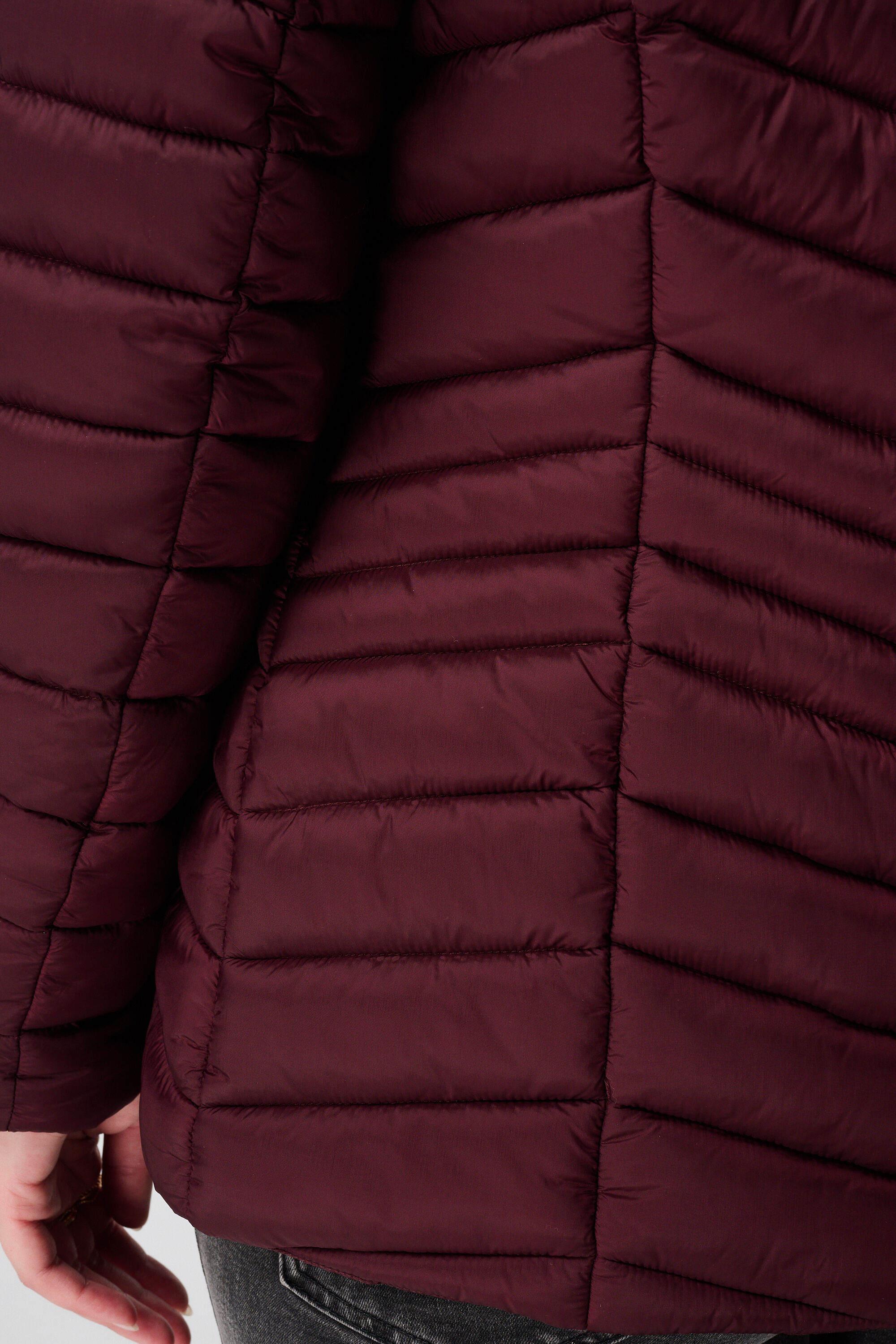 Veste l&eacute;g&egrave;rement matelass&eacute;e image number 6