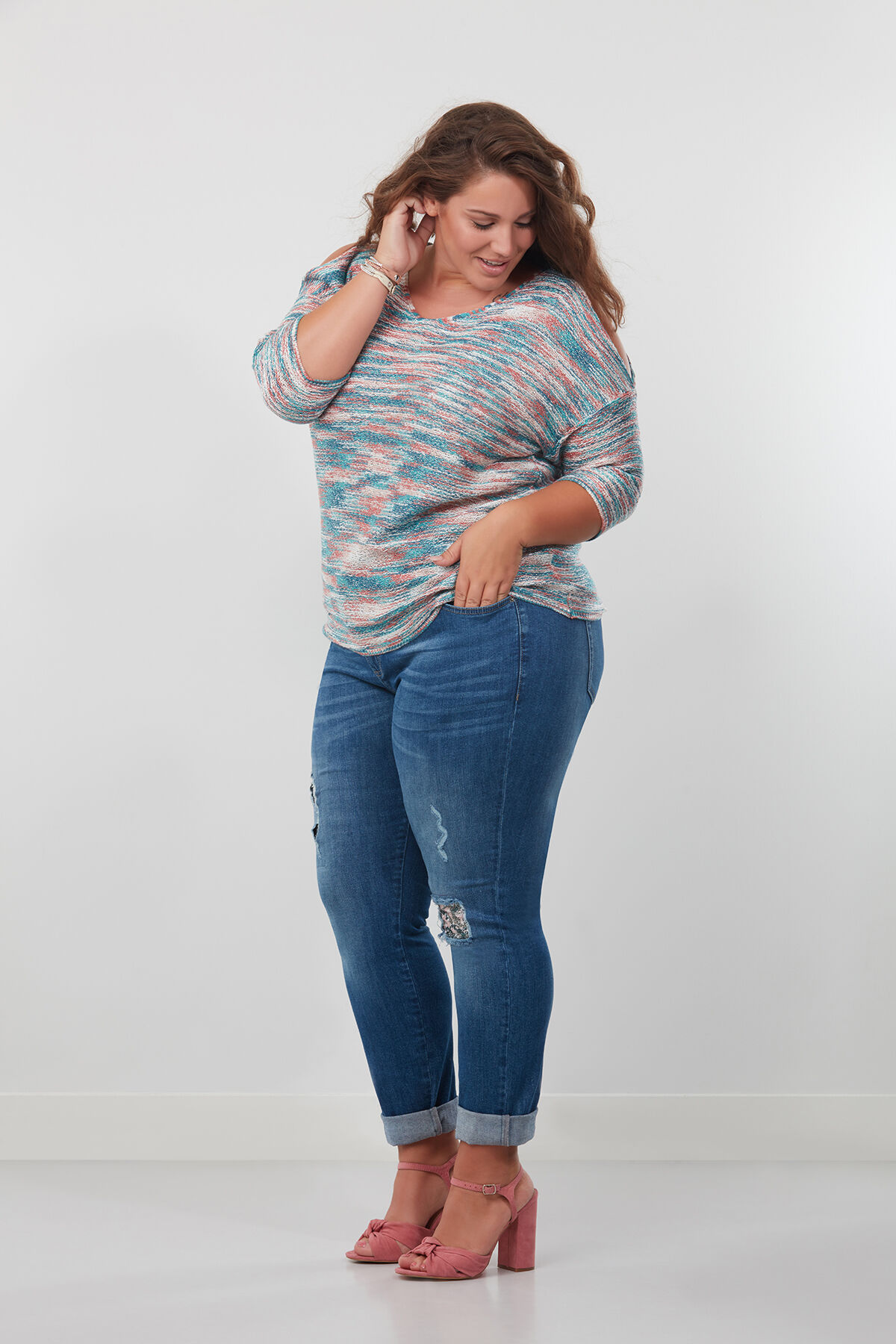 Pull &eacute;paules d&eacute;nud&eacute;es image number 3