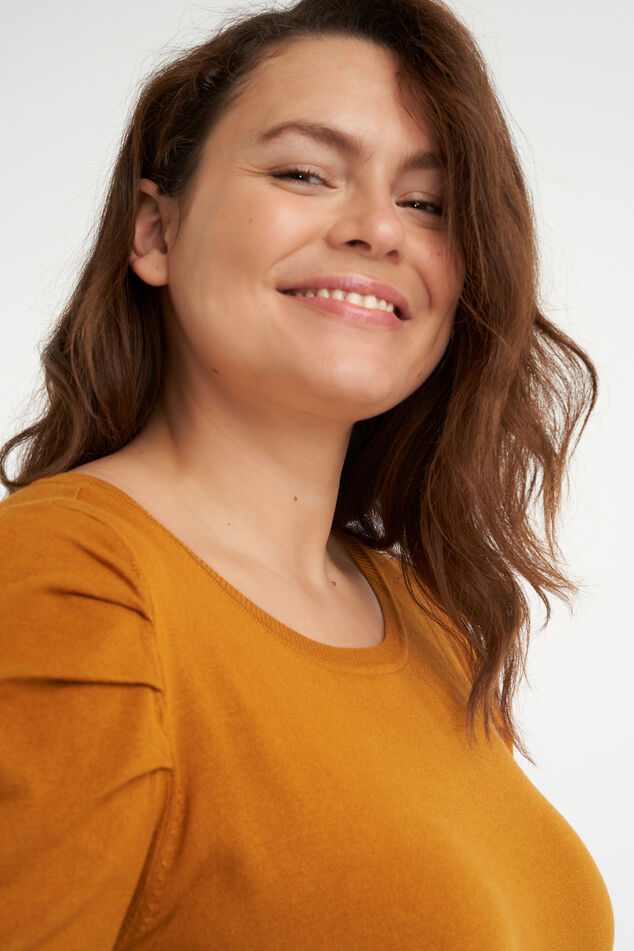 Pull en maille fine à manches bouffantes image number 5