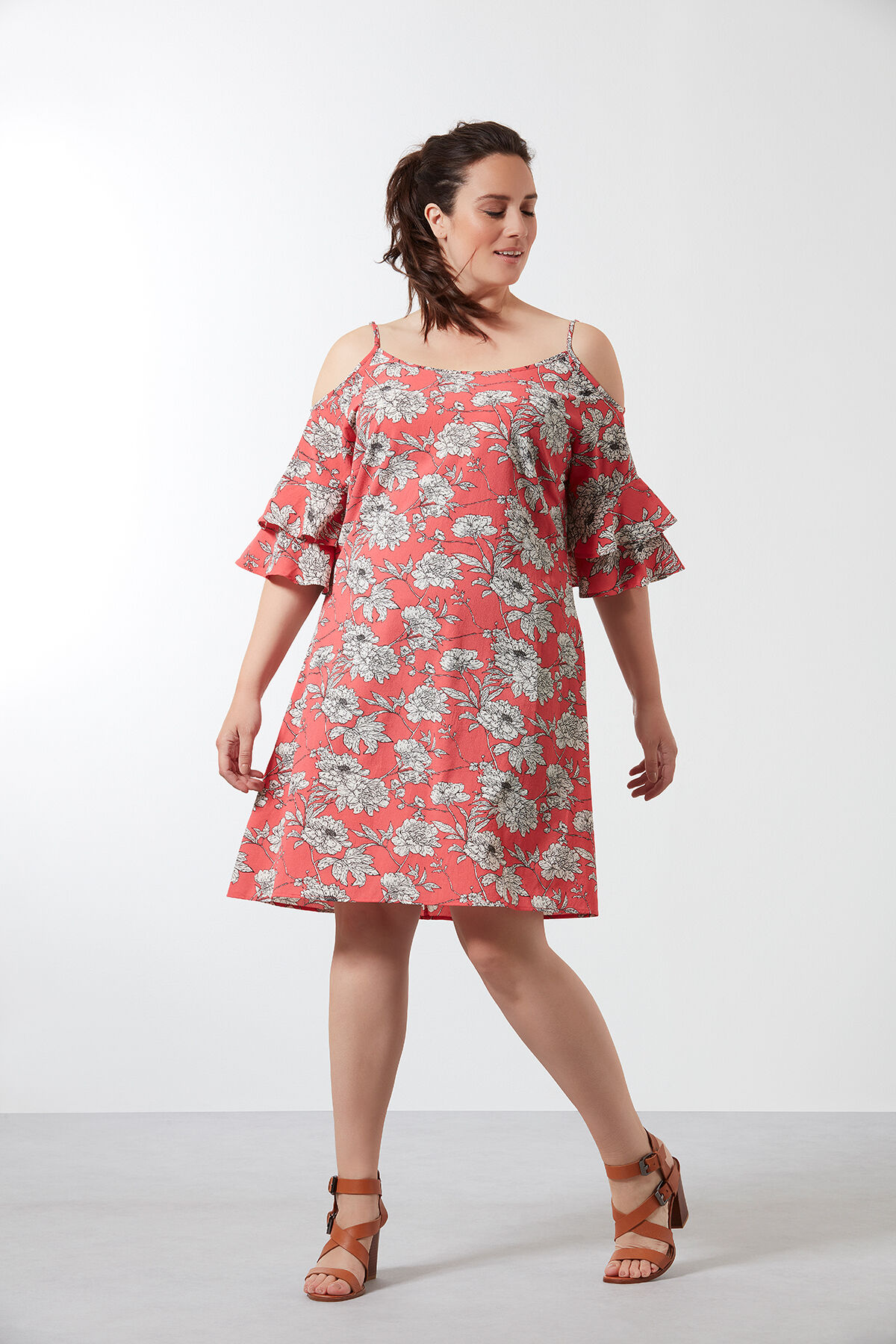 Robe avec &eacute;paules ajour&eacute;es et imprim&eacute; int&eacute;gral image number 3