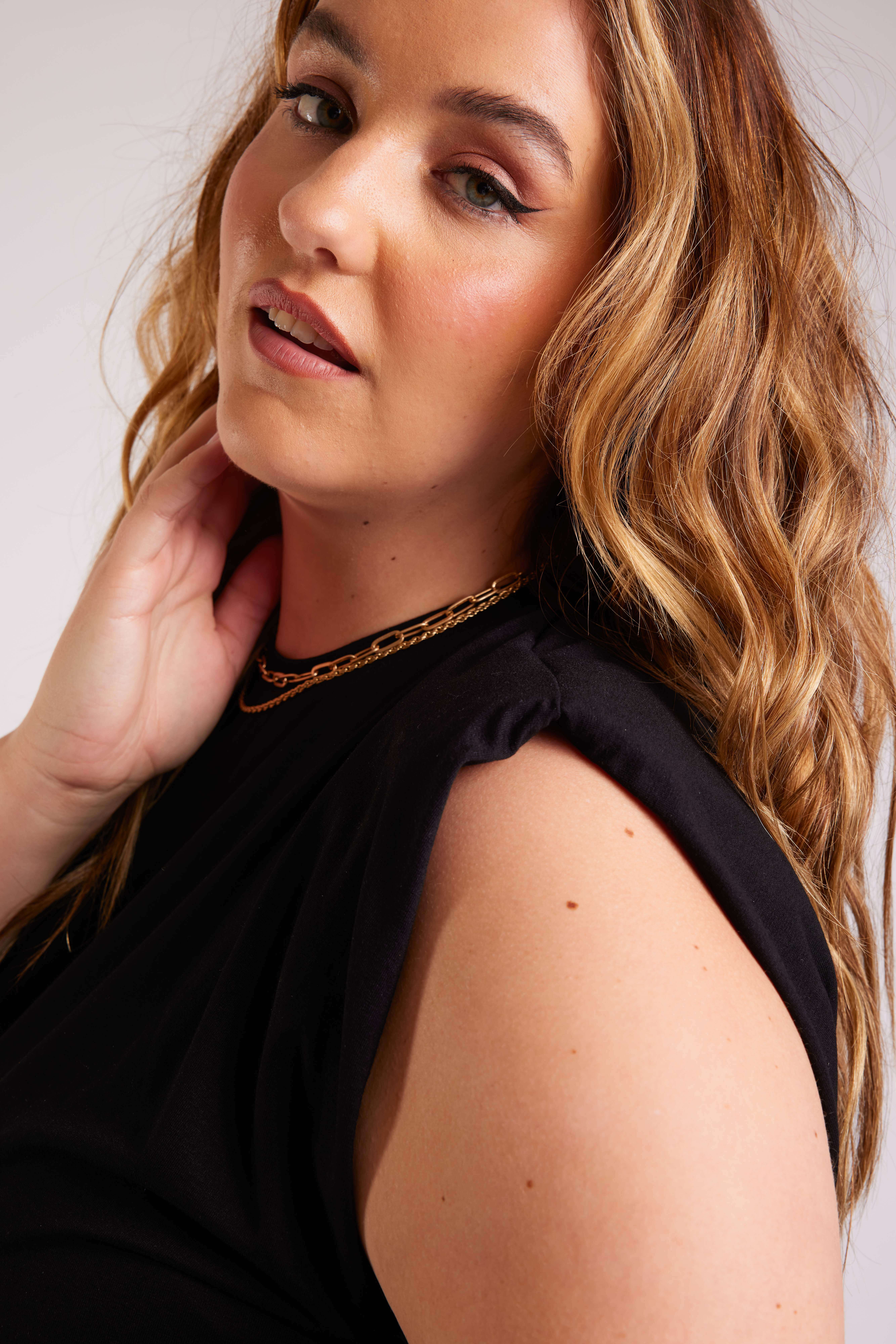 Haut avec &eacute;paulettes  image number 5