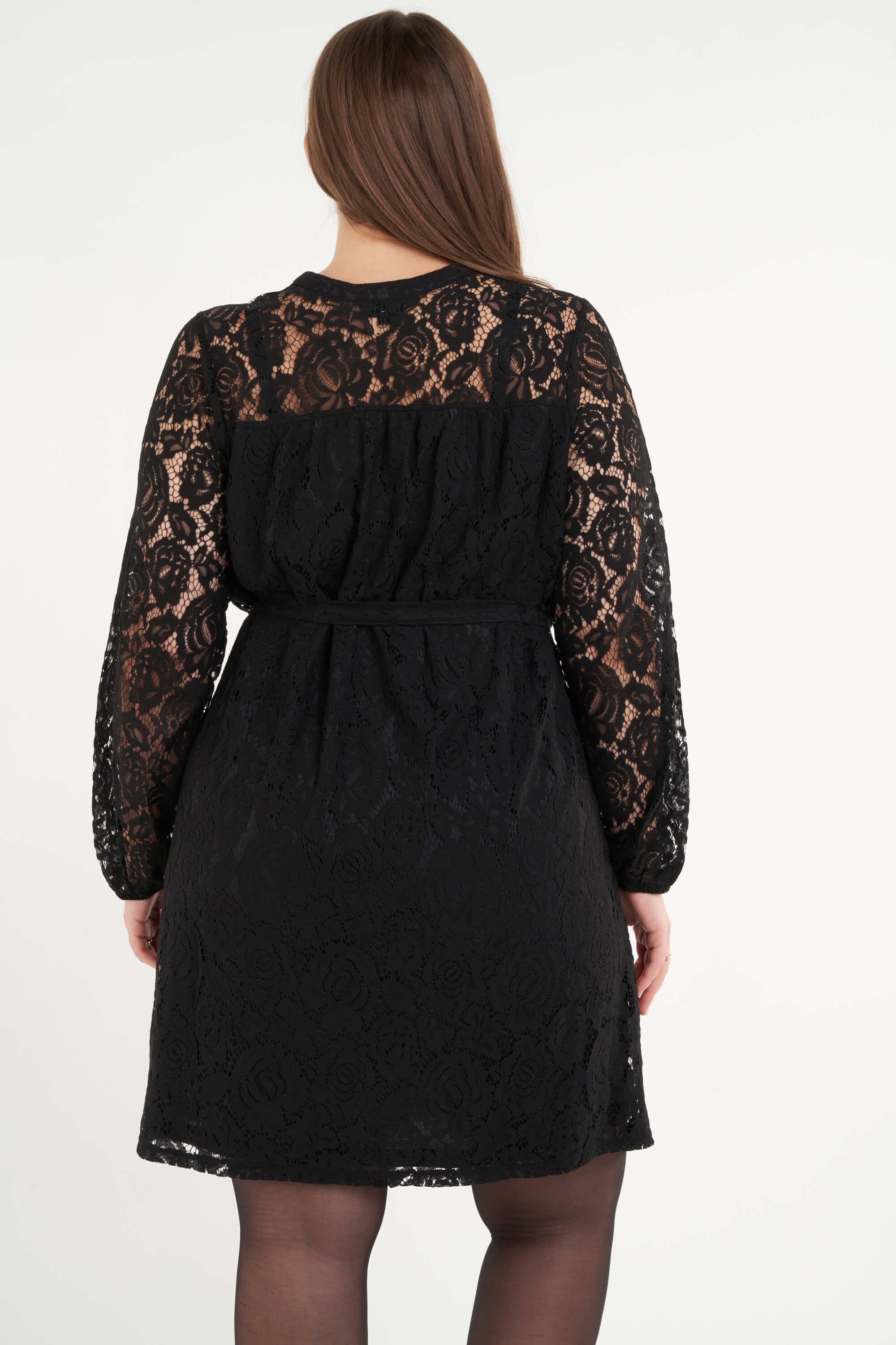 Robe en dentelle image number 3