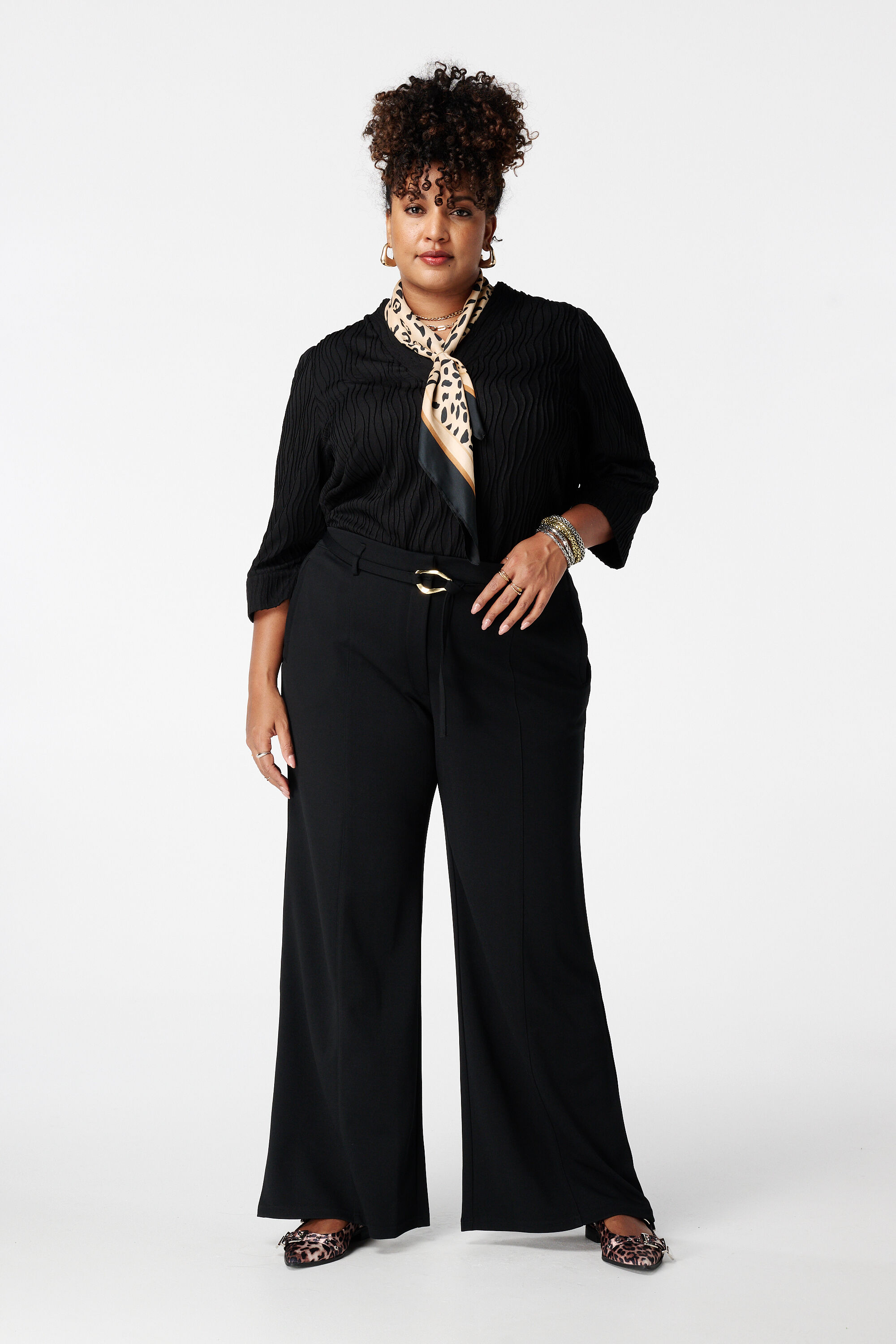 Haut avec structure ondul&eacute;e image number 5