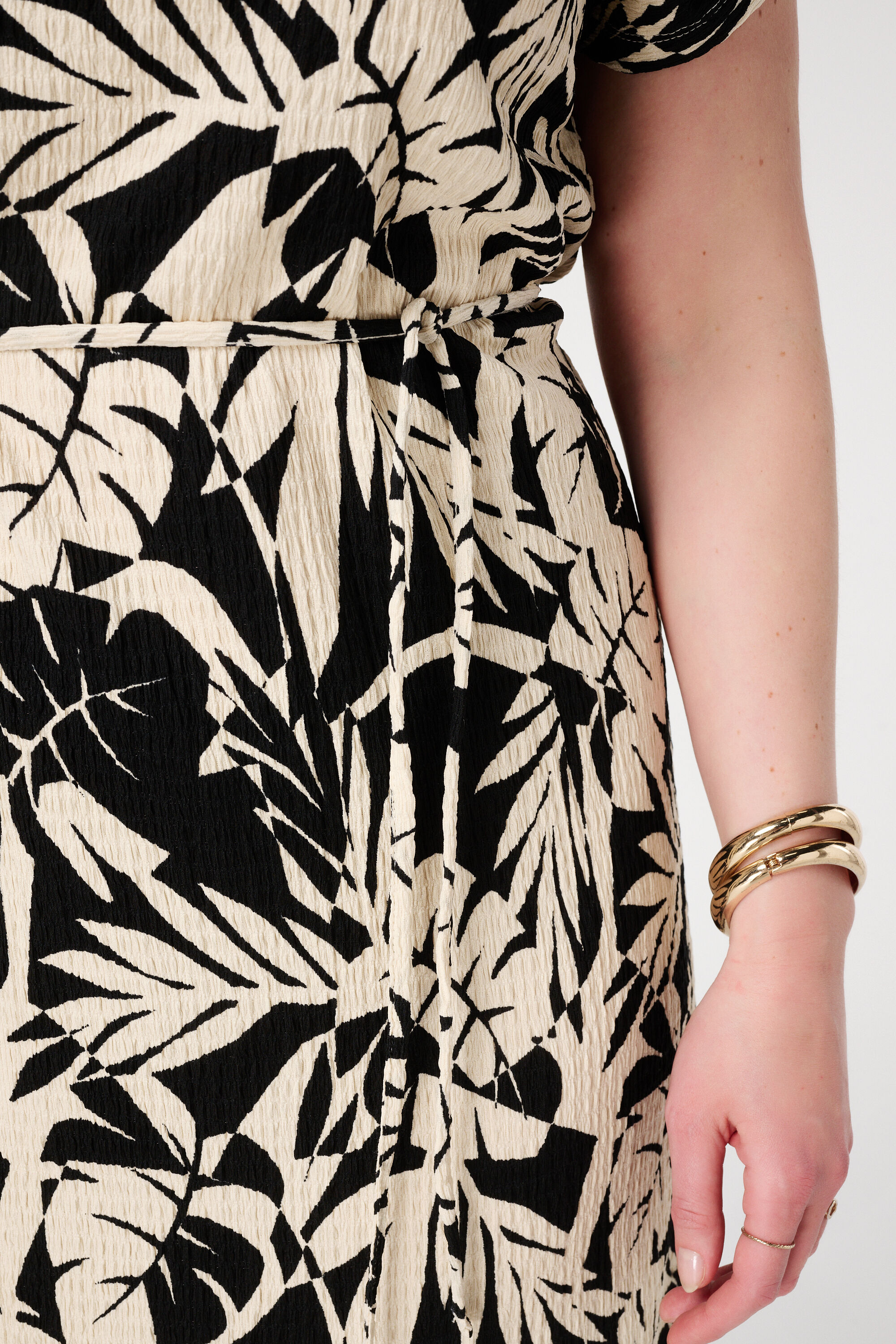 Robe midi imprim&eacute;e avec cordon image number 4