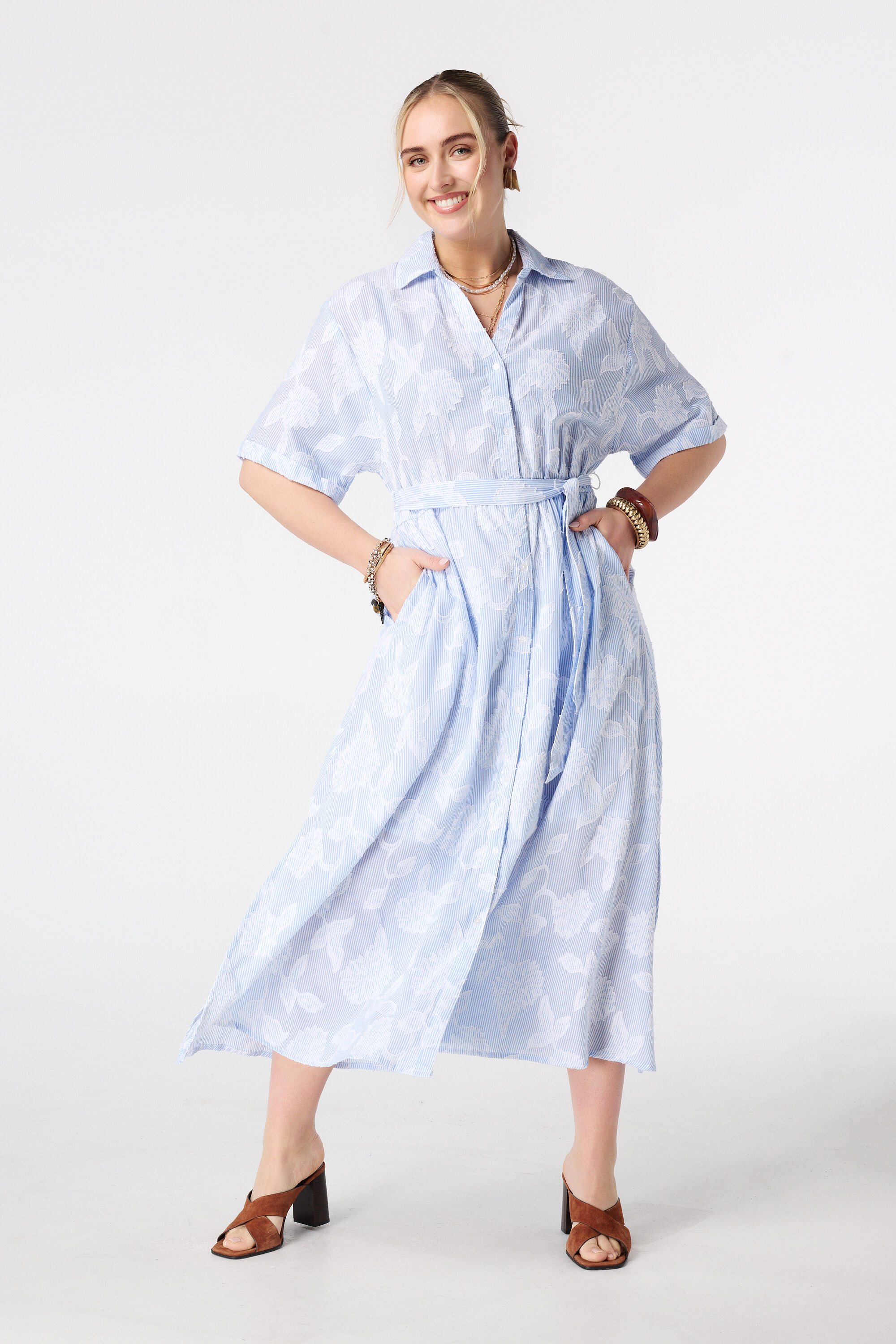 Robe ray&eacute;e &agrave; motif floral