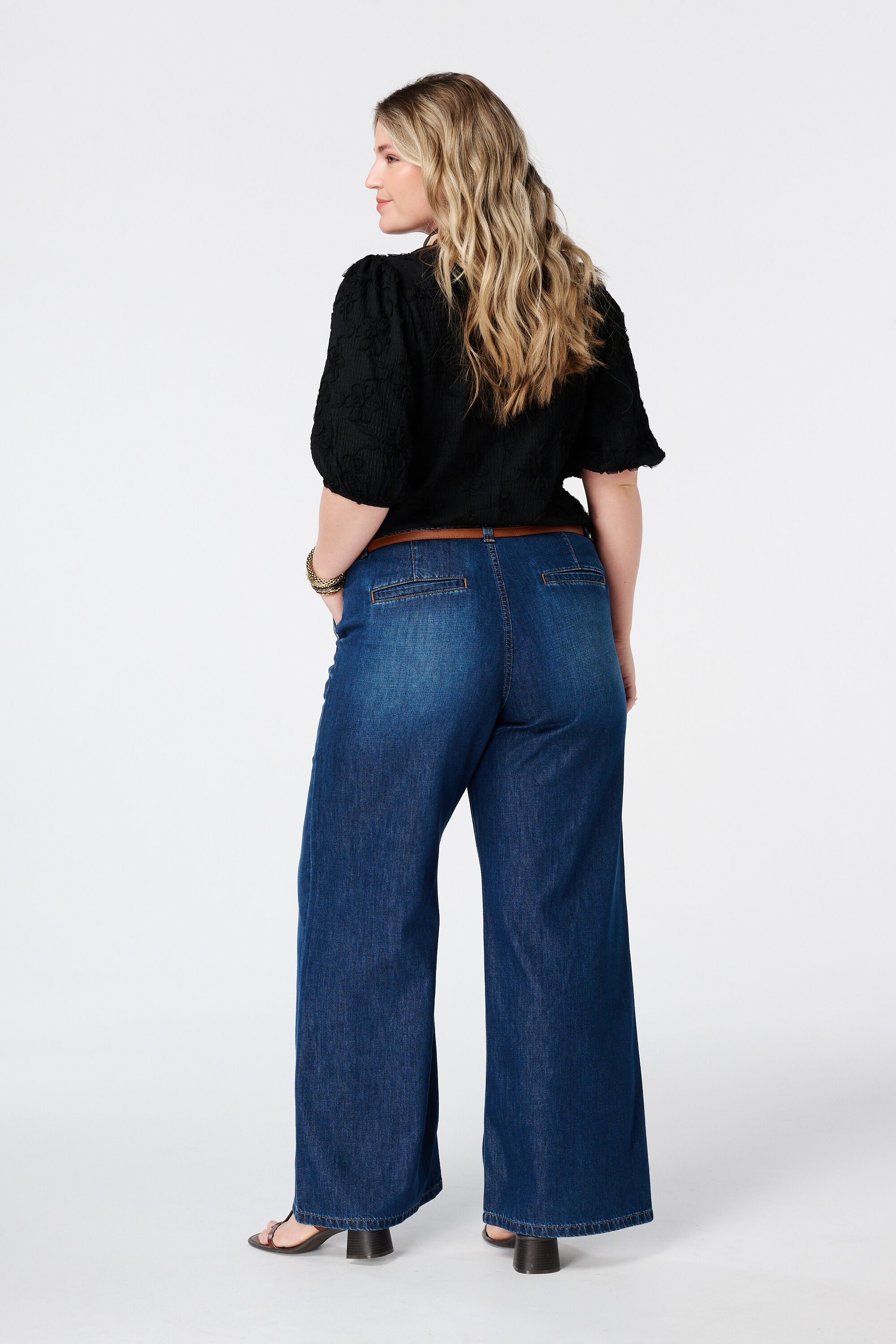 Jean wide leg avec ceinture image number 3