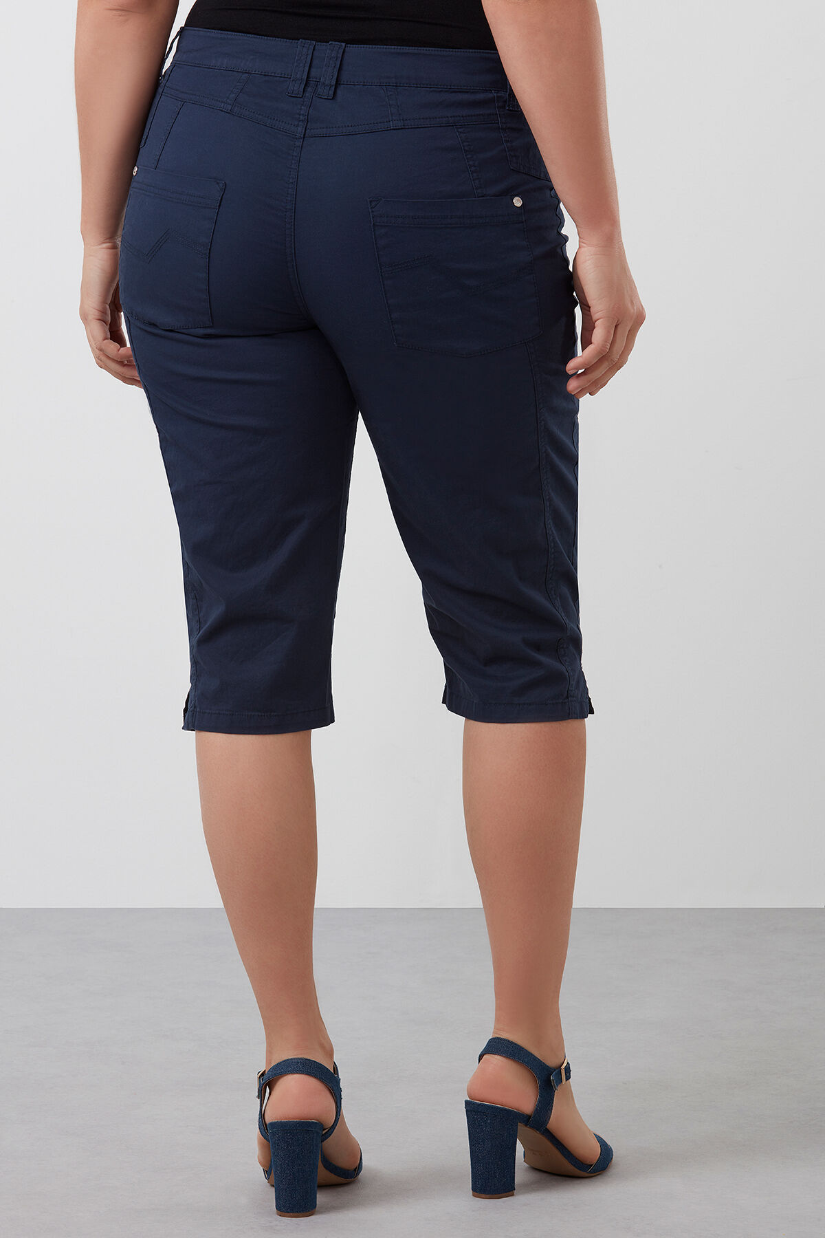 Pantalon corsaire en coton image number 3