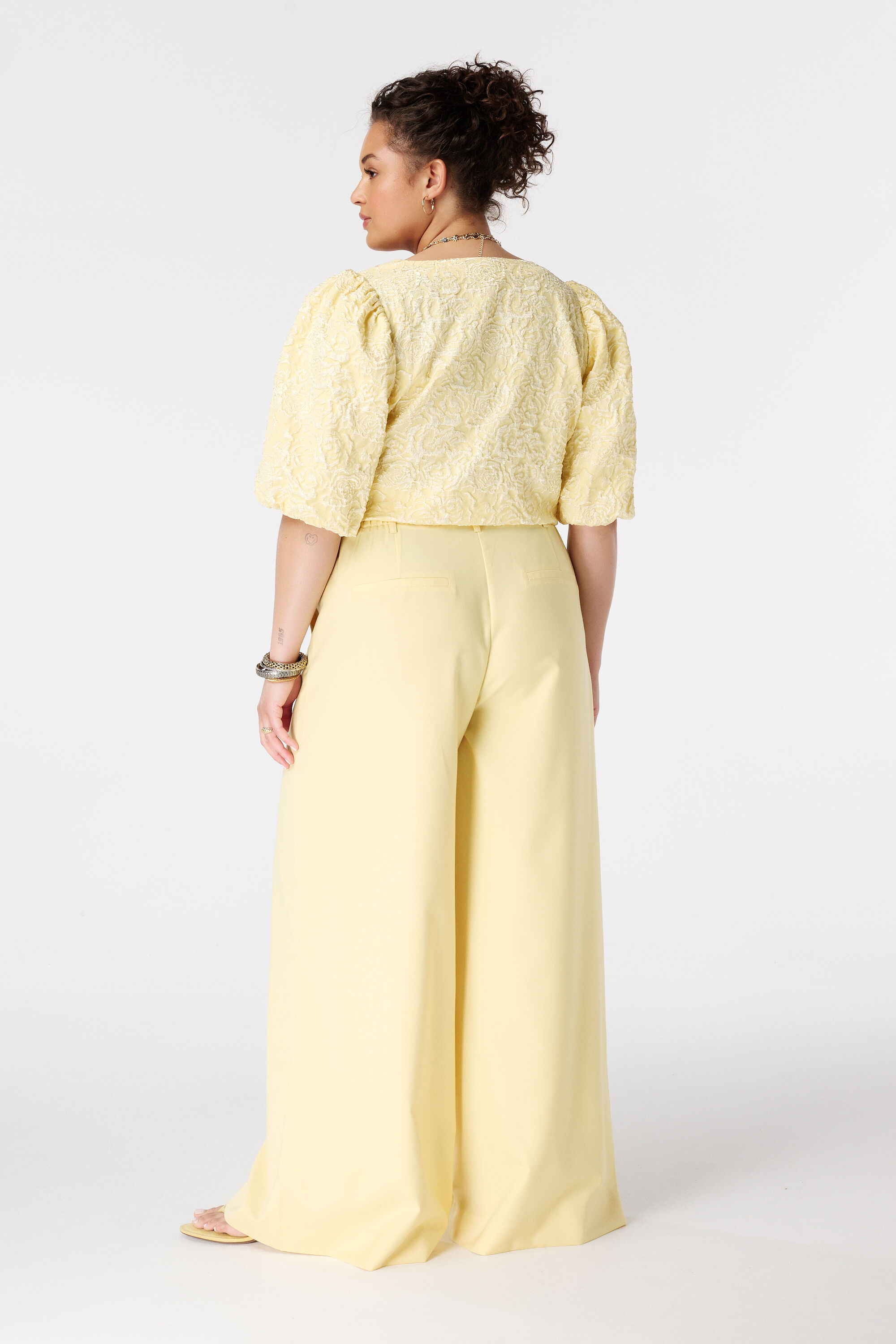 Pantalon wide leg avec coutures d&eacute;coratives image number 3