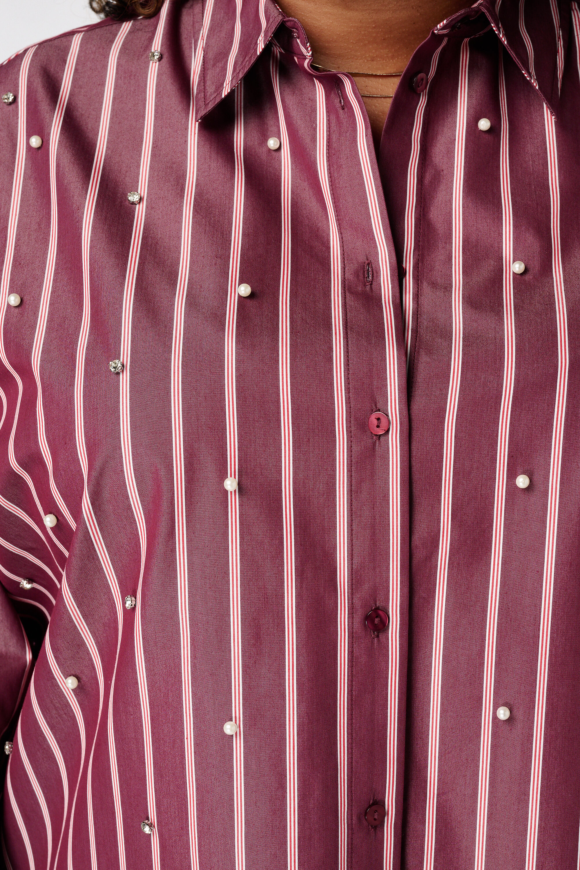Blouse ray&eacute;e avec perles image number 6