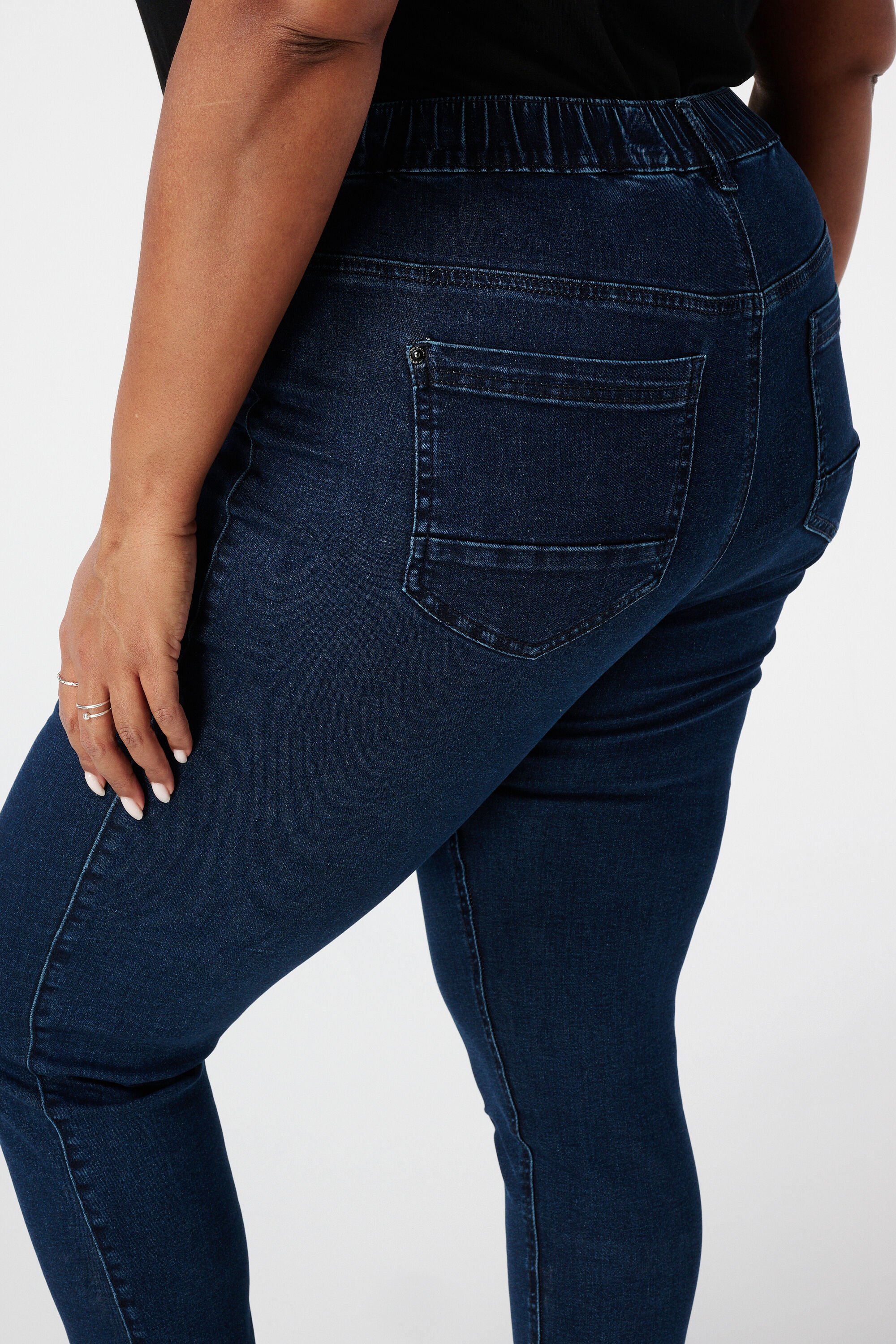 Treggings avec un look denim image number 4