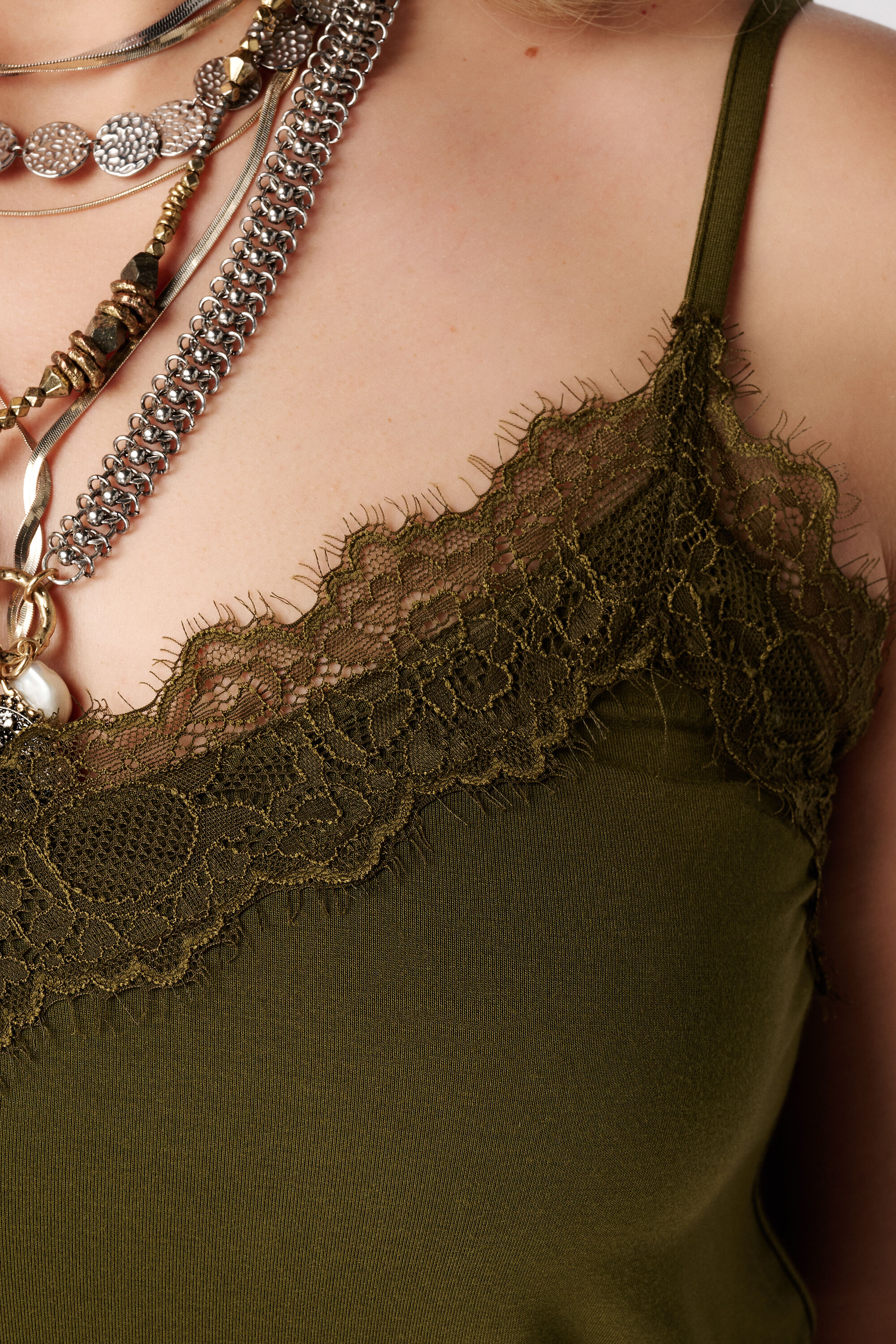 Top longue avec dentelle image number 6