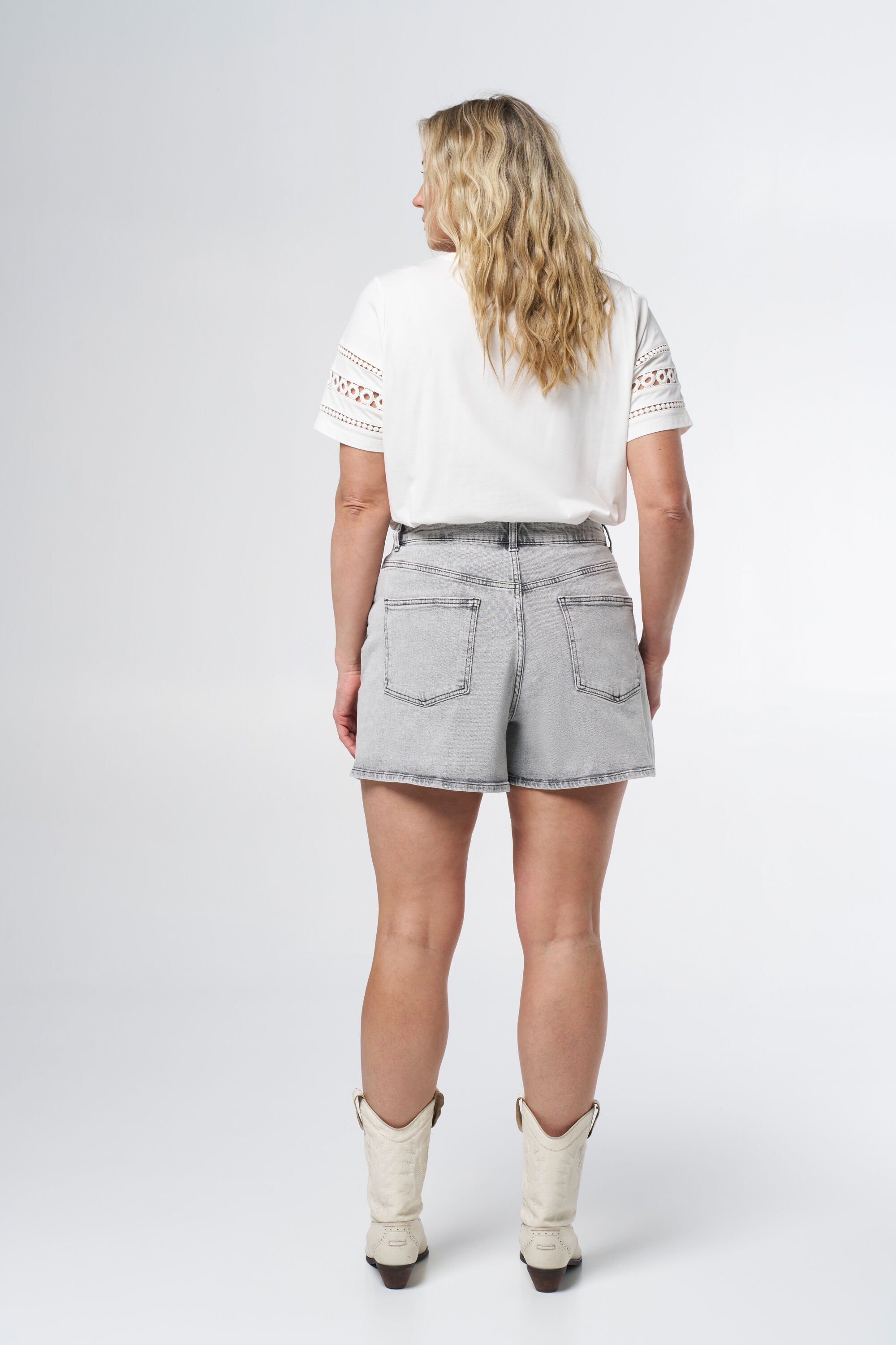 Short ample en jean image number 3