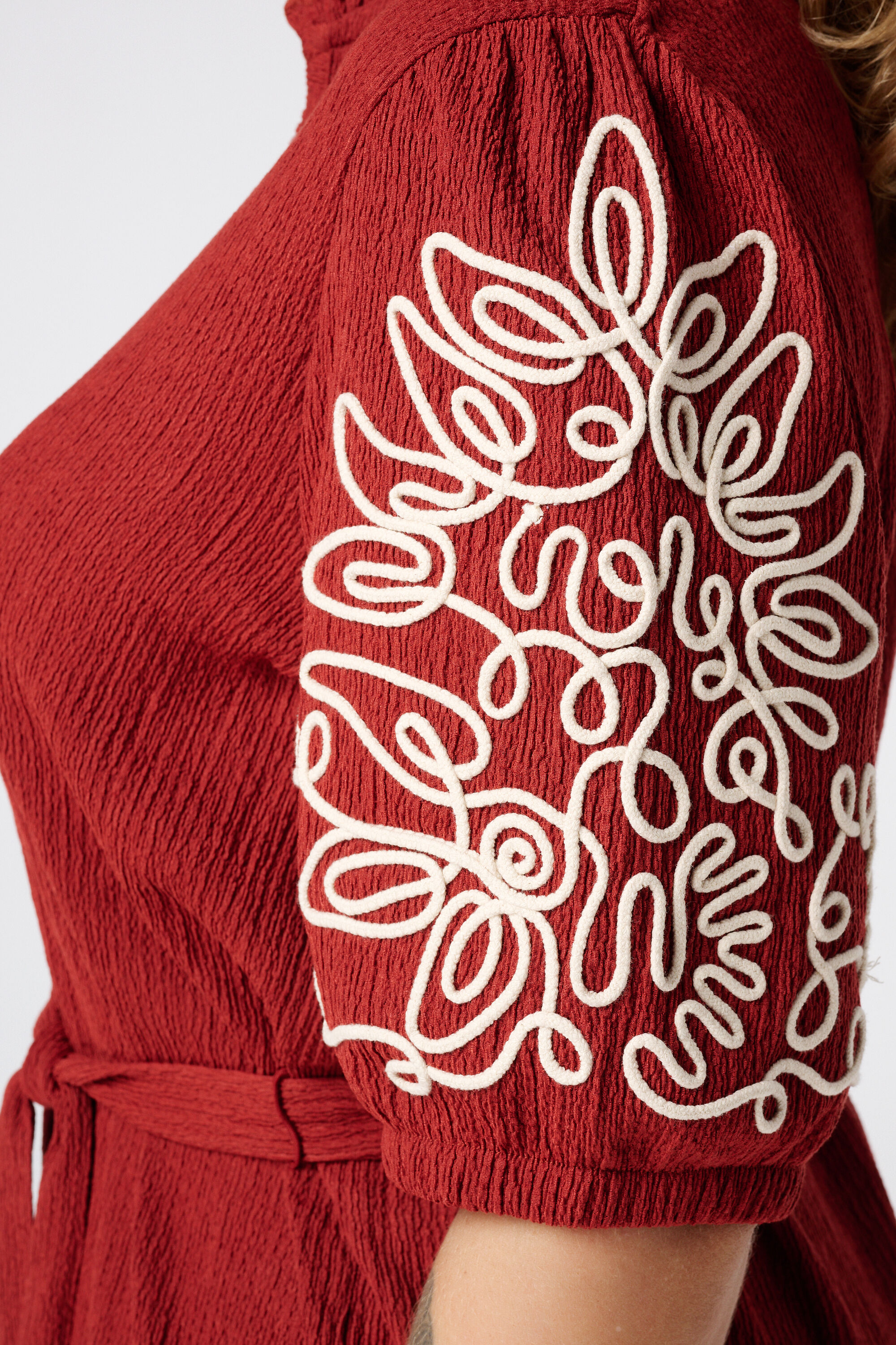 Robe avec d&eacute;tails sur les manches image number 6