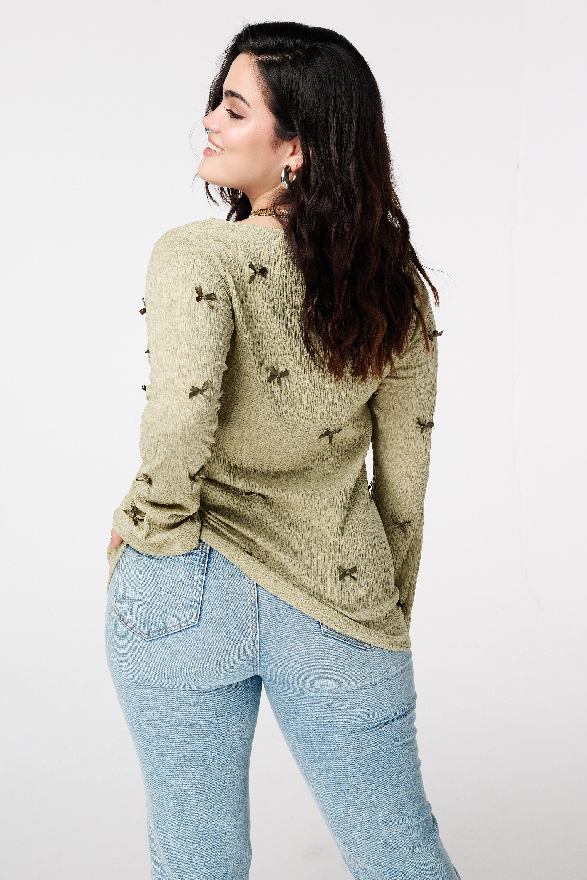 Top avec d&eacute;tails n&oelig;uds image number 3