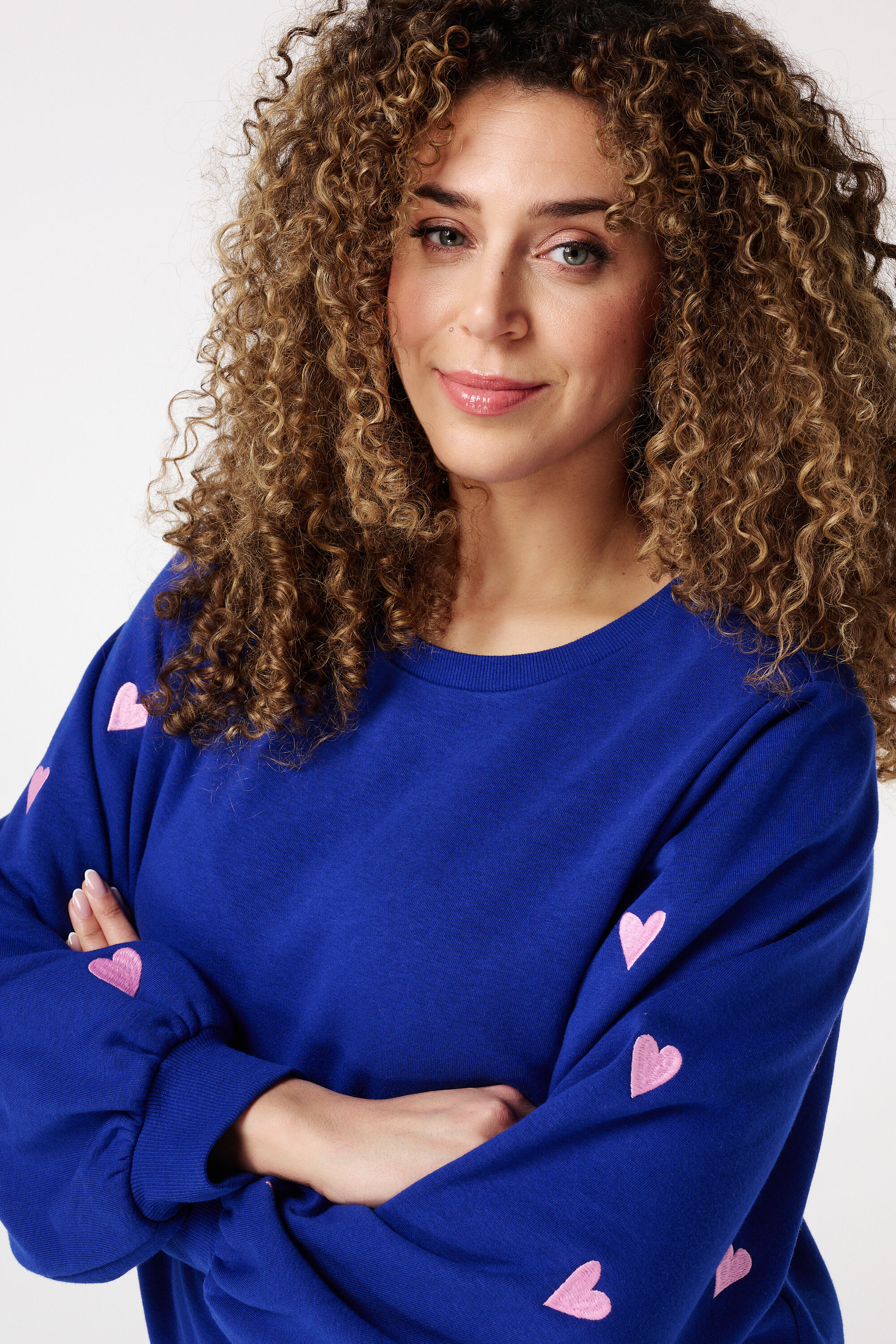Pull avec motif en forme de c&oelig;ur image number 4