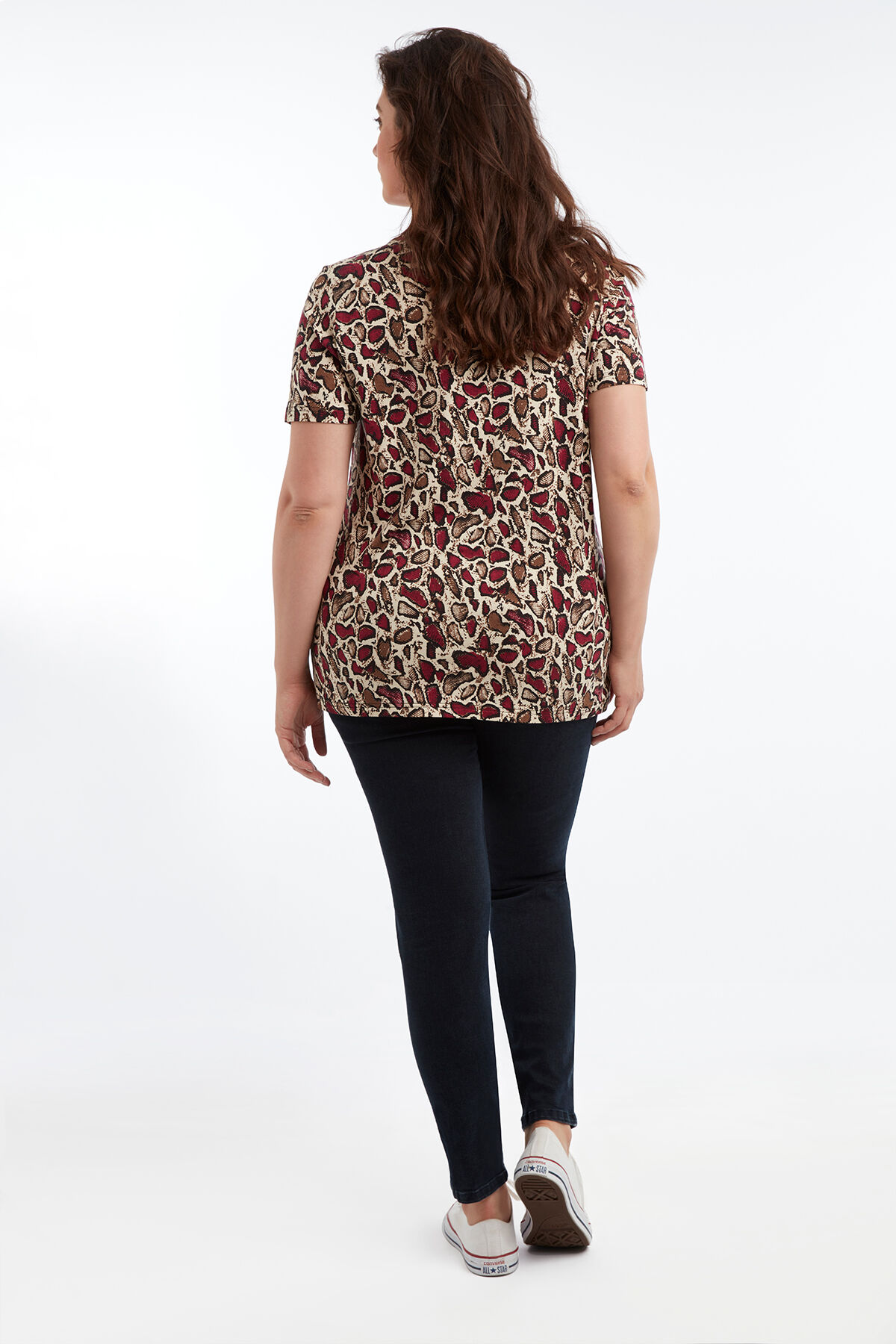 T-shirt col en V avec imprim&eacute; image number 4