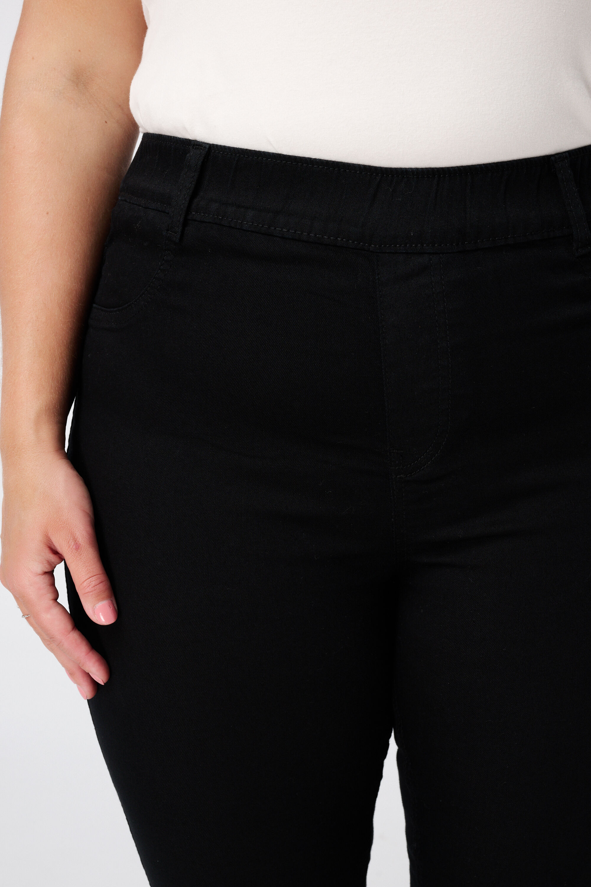 Tregging avec un look denim image number 4