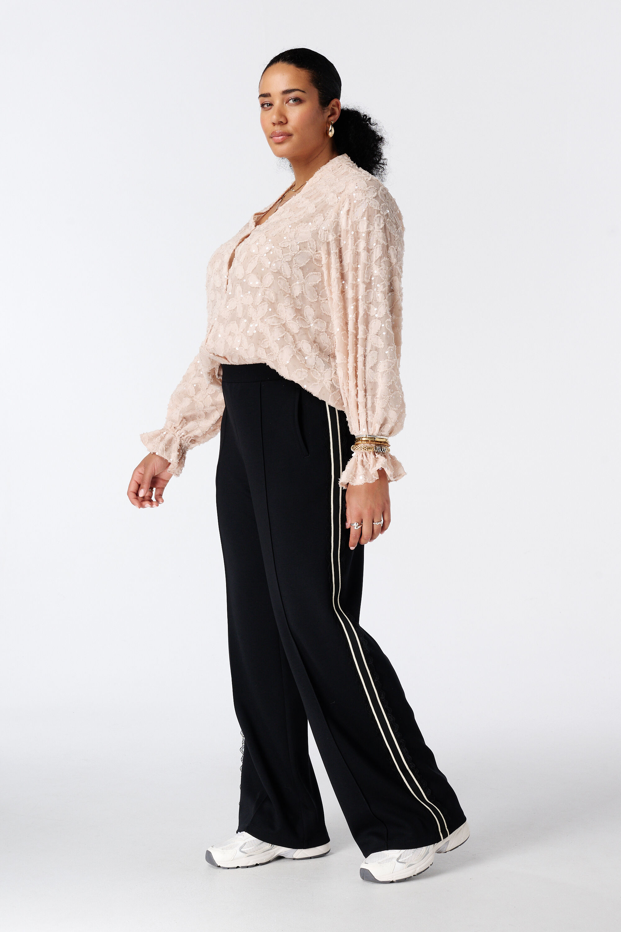 Pantalon &agrave; bande lat&eacute;rale en dentelle image number 0