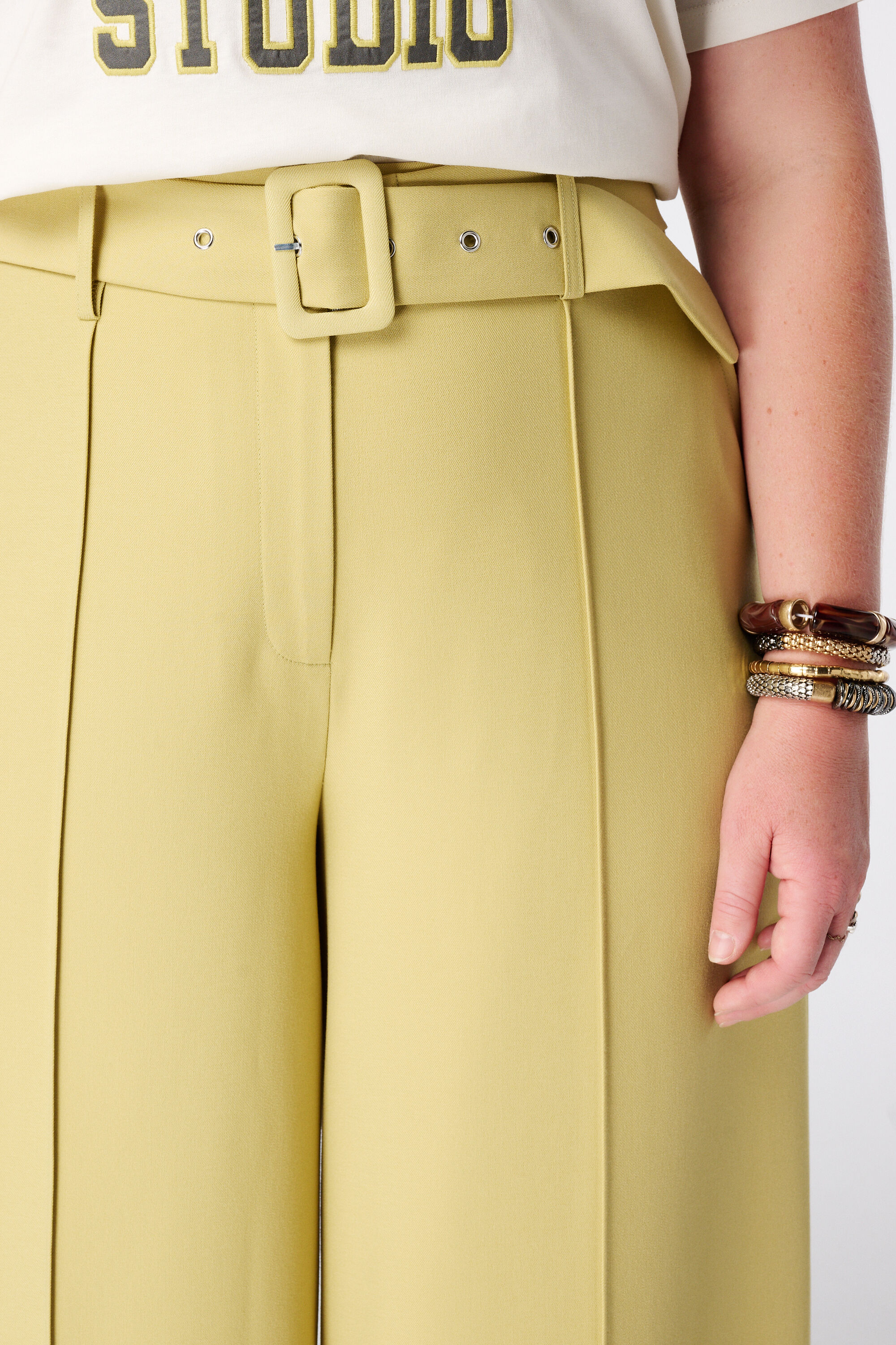 Pantalon large avec ceinture image number 4