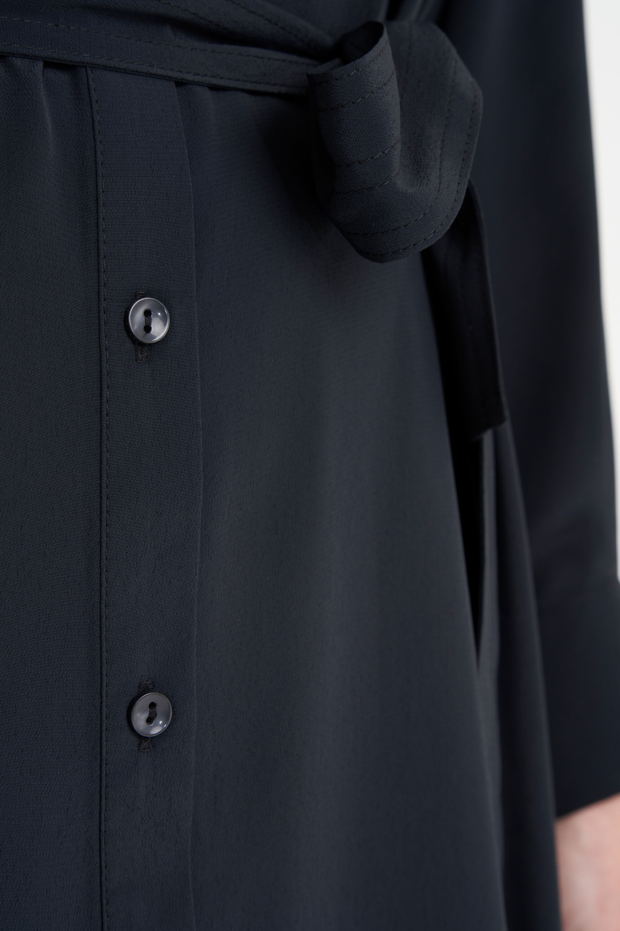 Robe chemisier avec ceinture image number 6