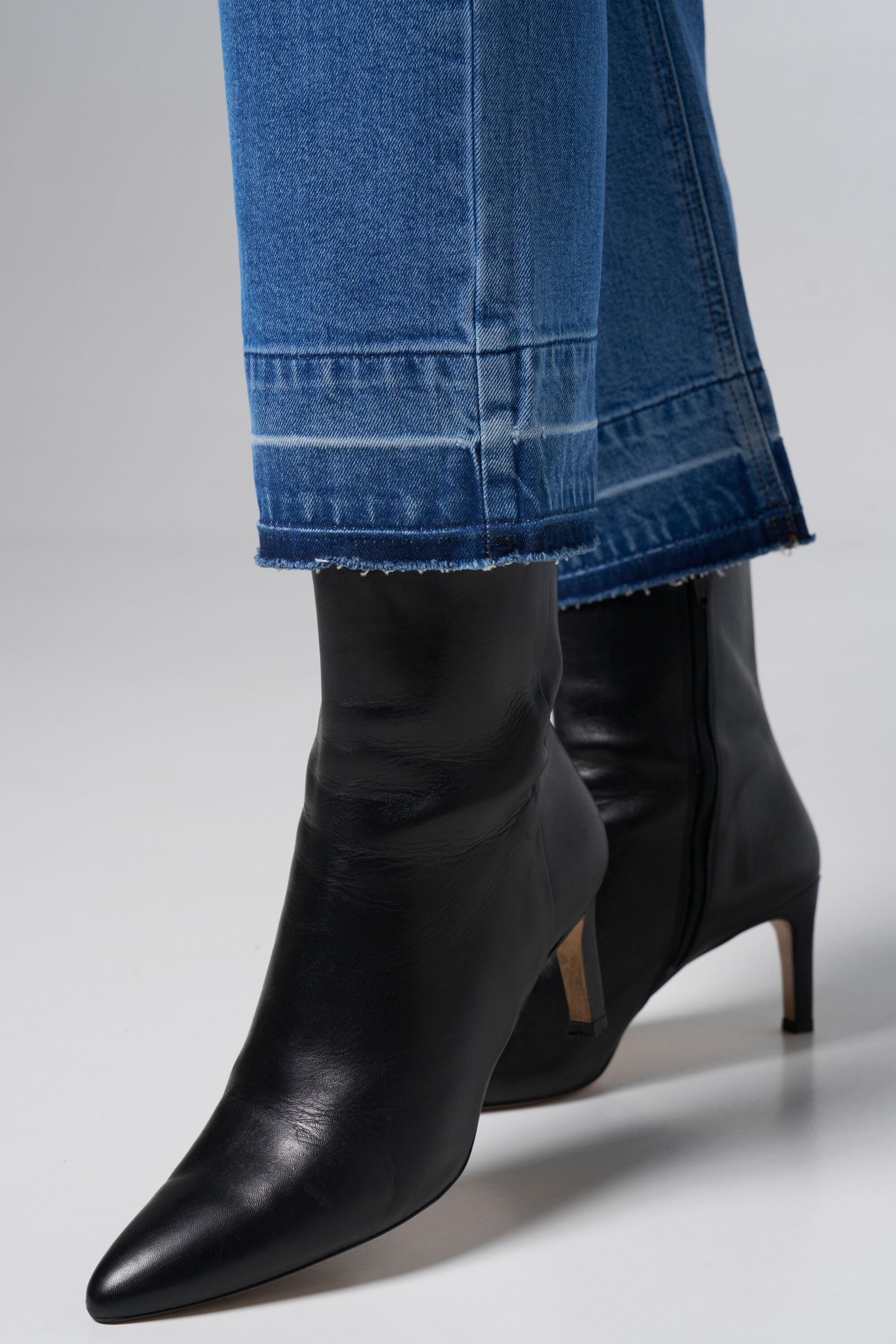 Jean cropped droit image number 4