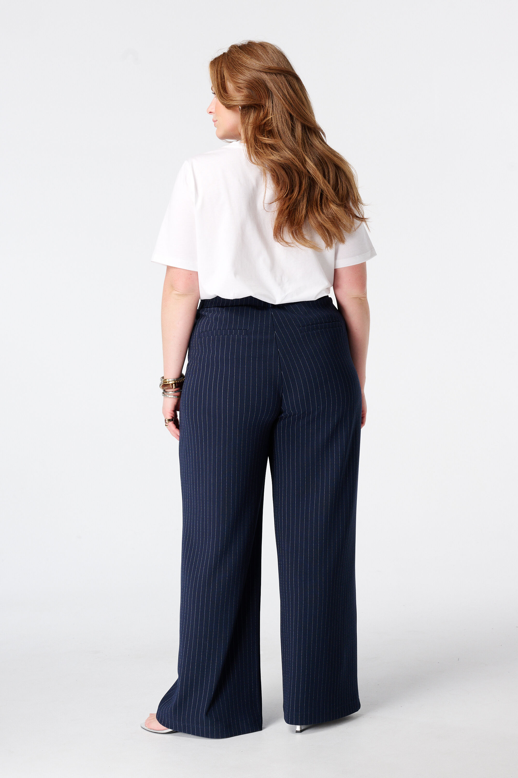 Pantalon wide leg &agrave; fines rayures image number 3