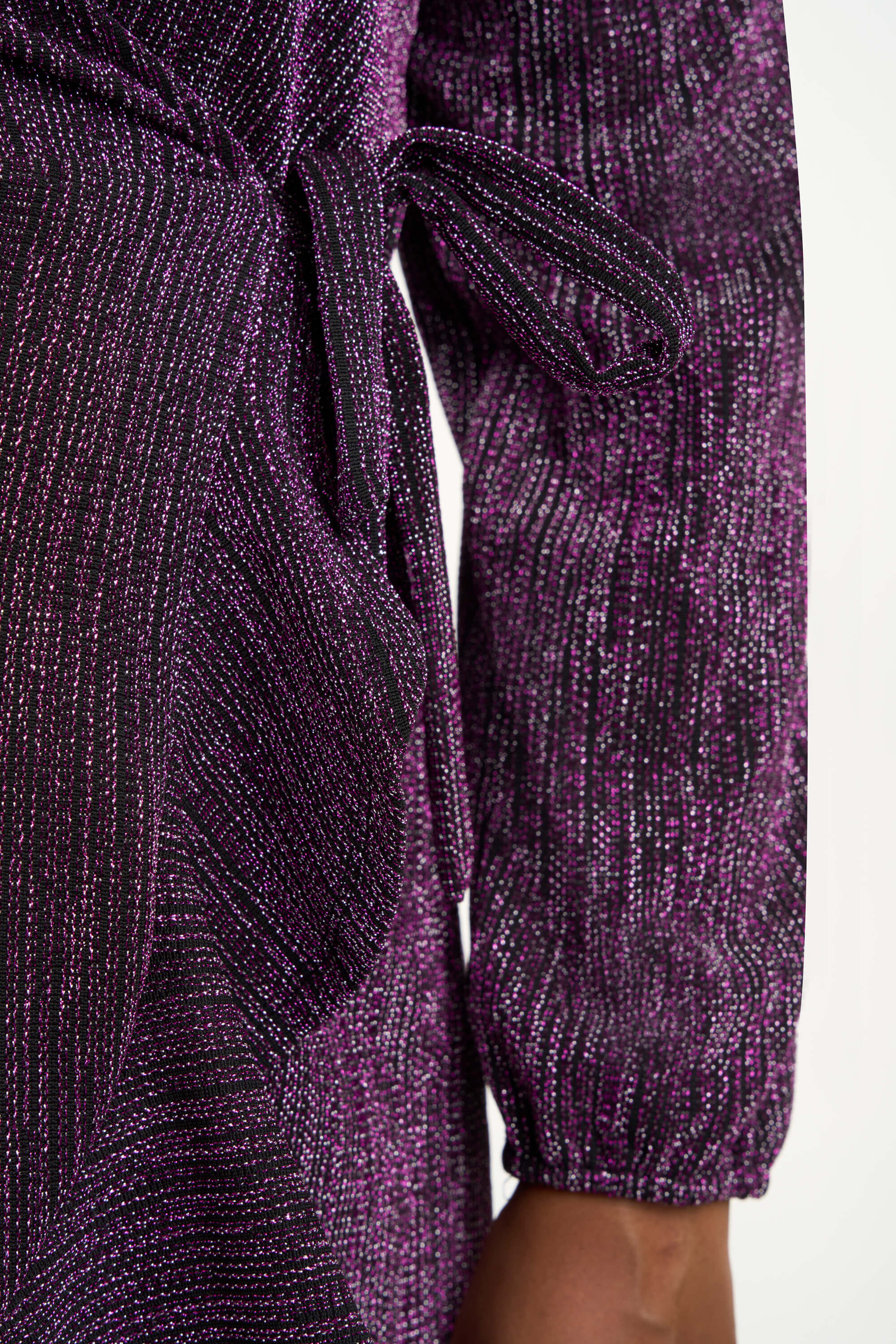Robe portefeuille avec paillettes image number 6