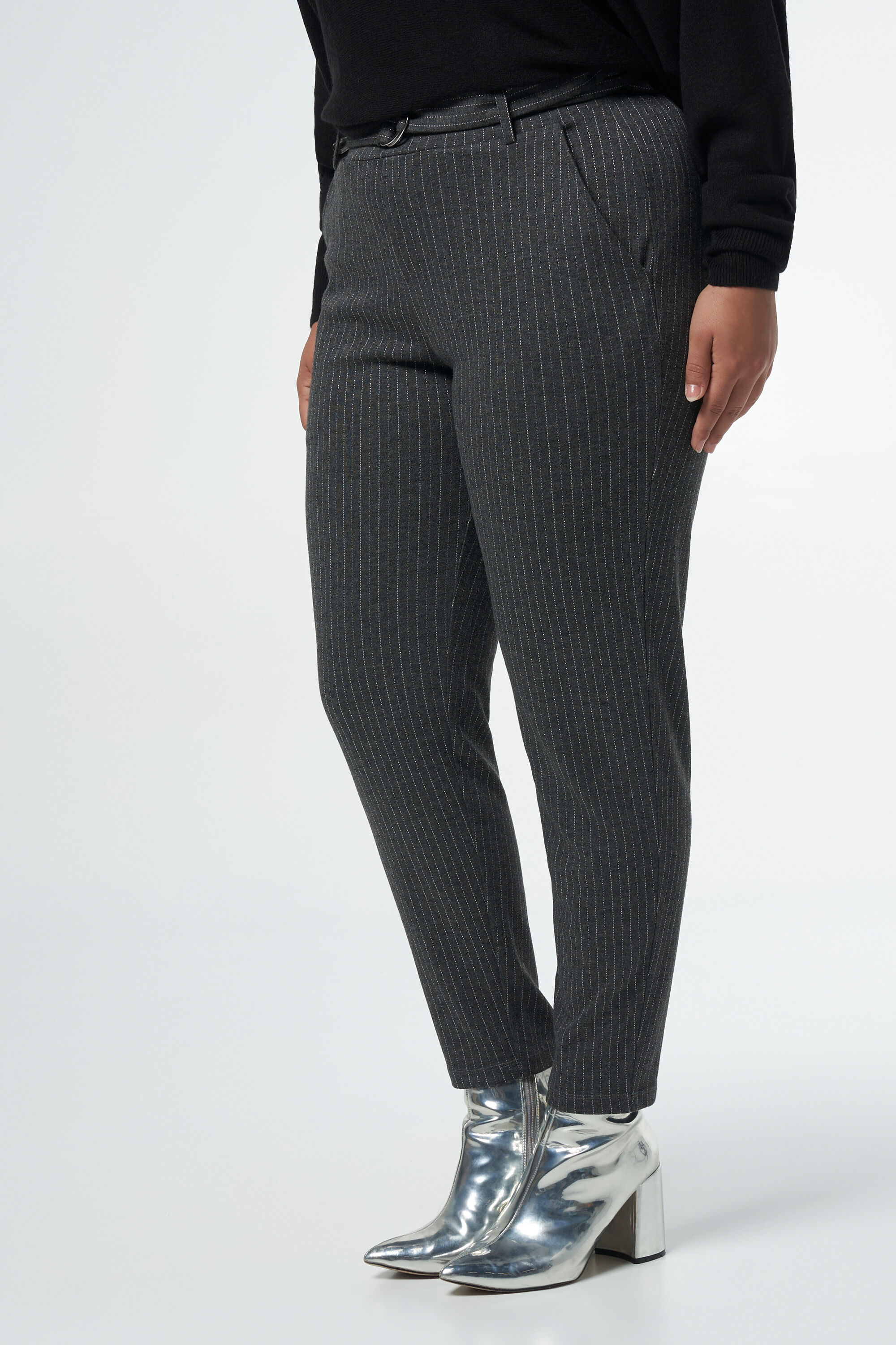 Pantalon &agrave; rayures image number 5